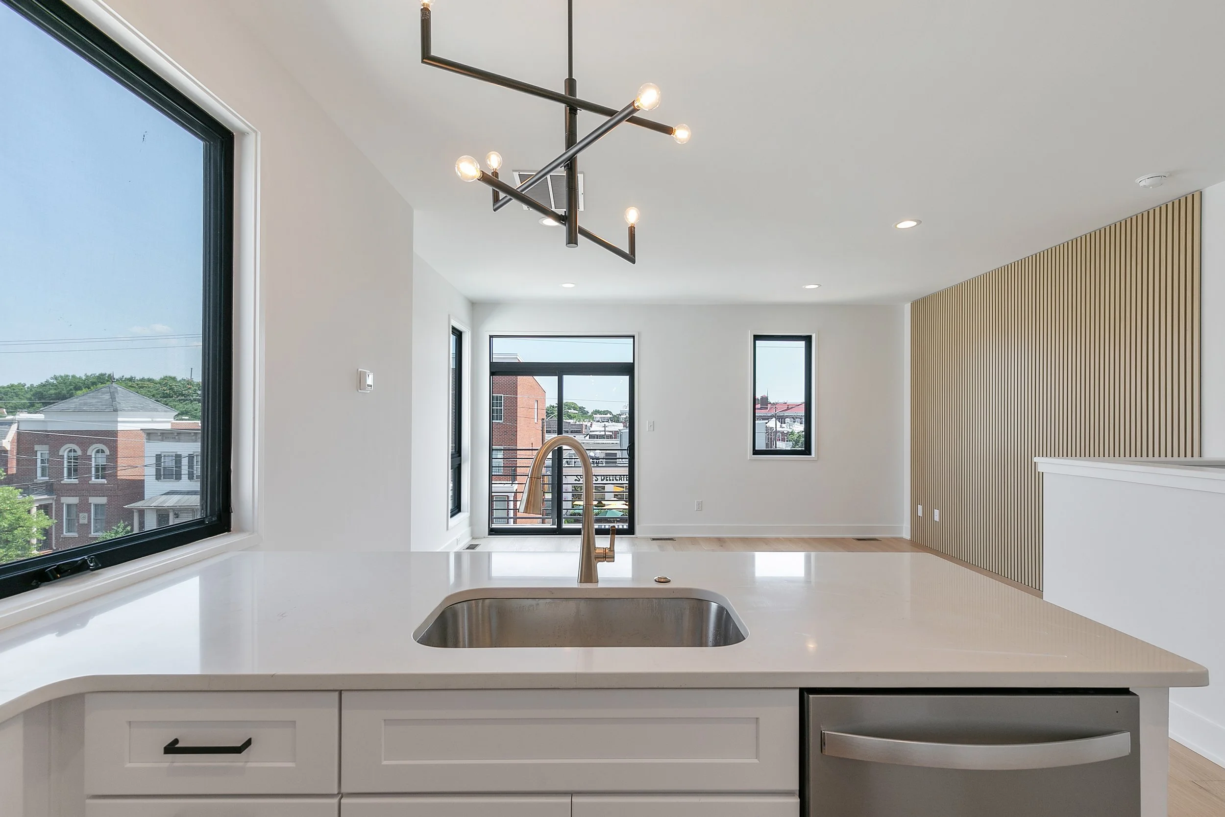 1619 W Cary St-41.jpg