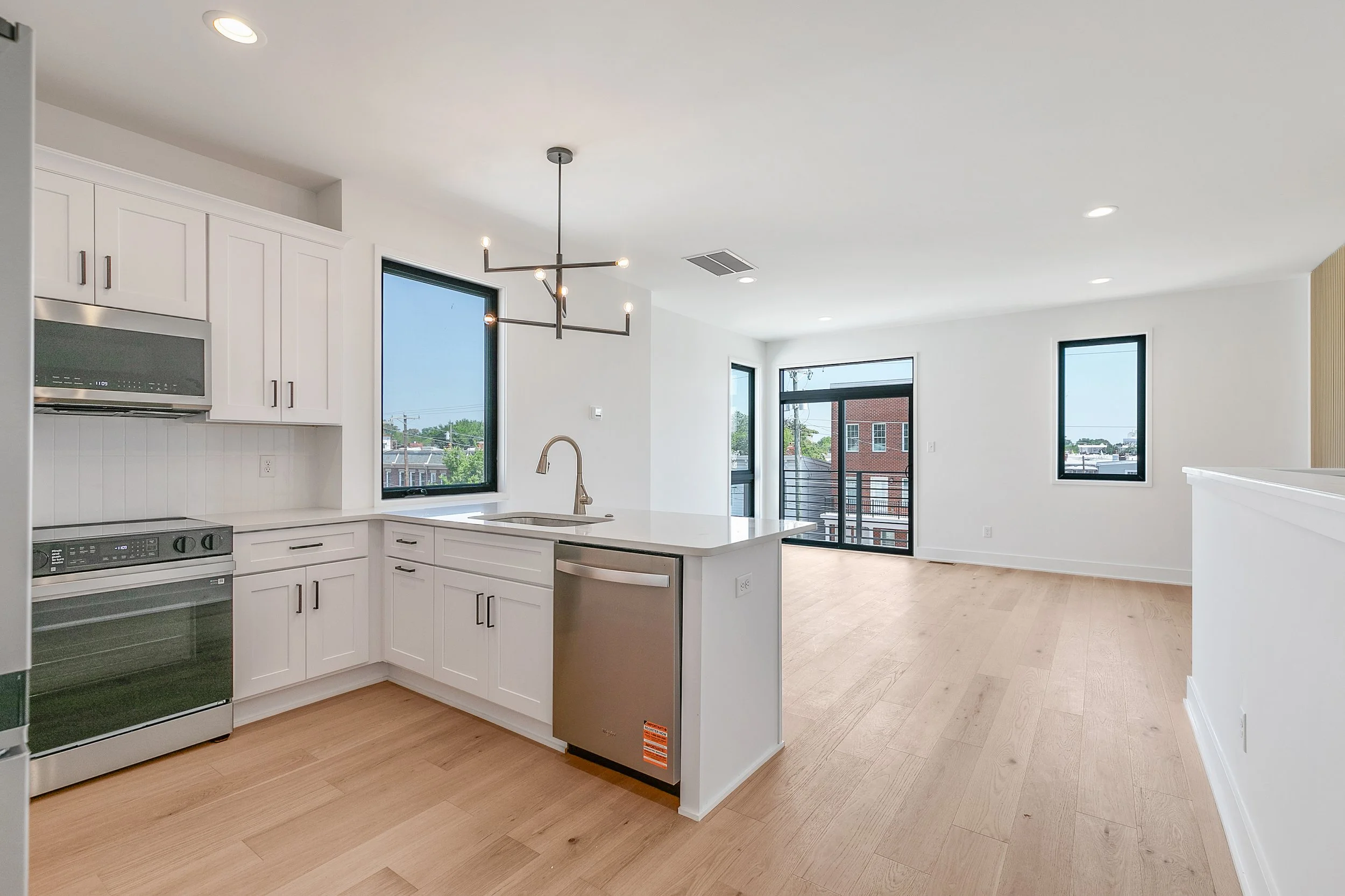 1619 W Cary St-28.jpg