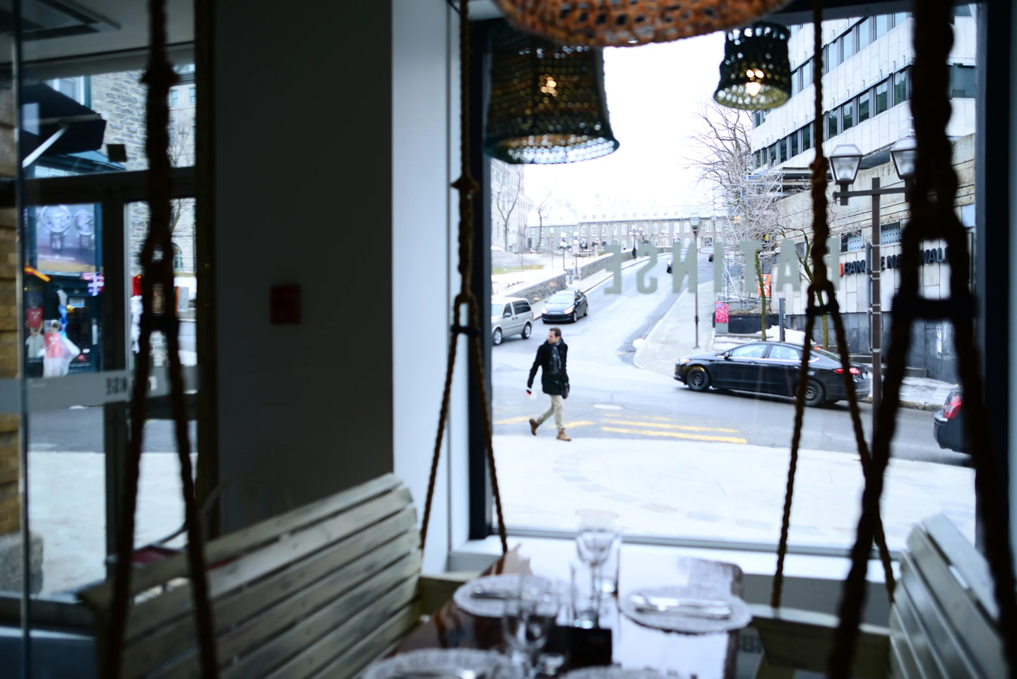 The vestibule (on the left) of the restaurant I called Mum from.