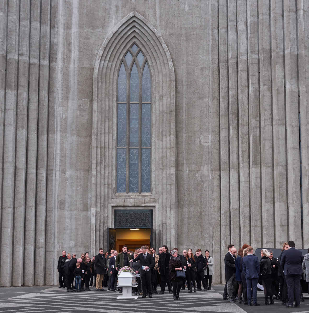 Fjölmenni var við útför Birnu Bjránsdóttur frá Hallgrímskirkju