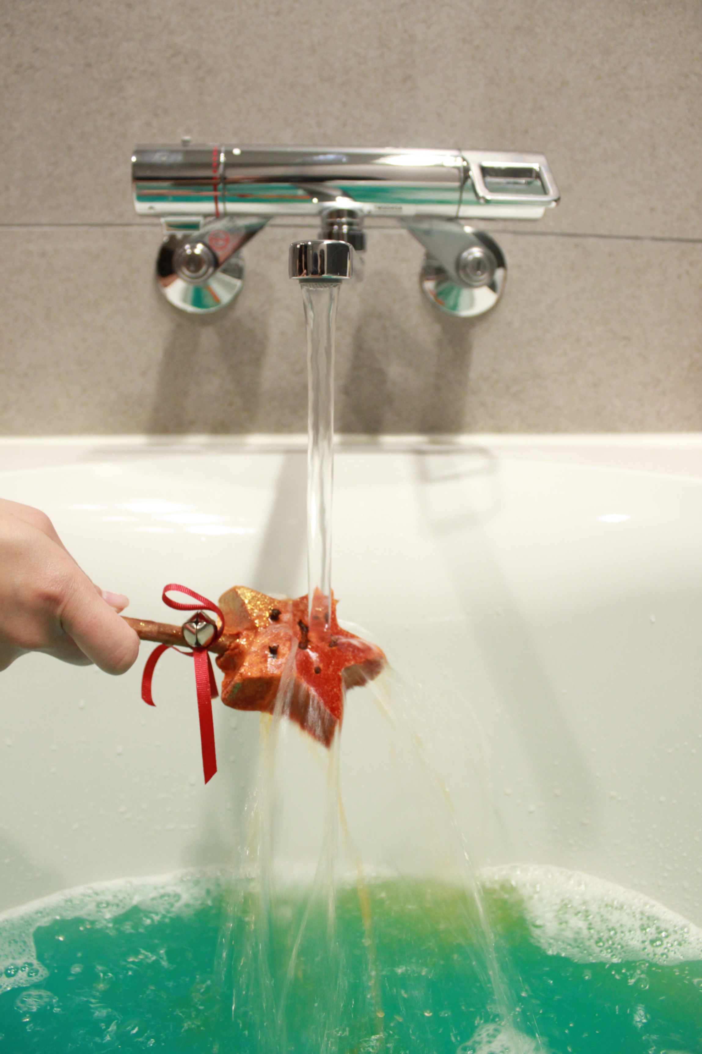The Magic of Christmas : Reusable bubble bar (up to 6-8times)