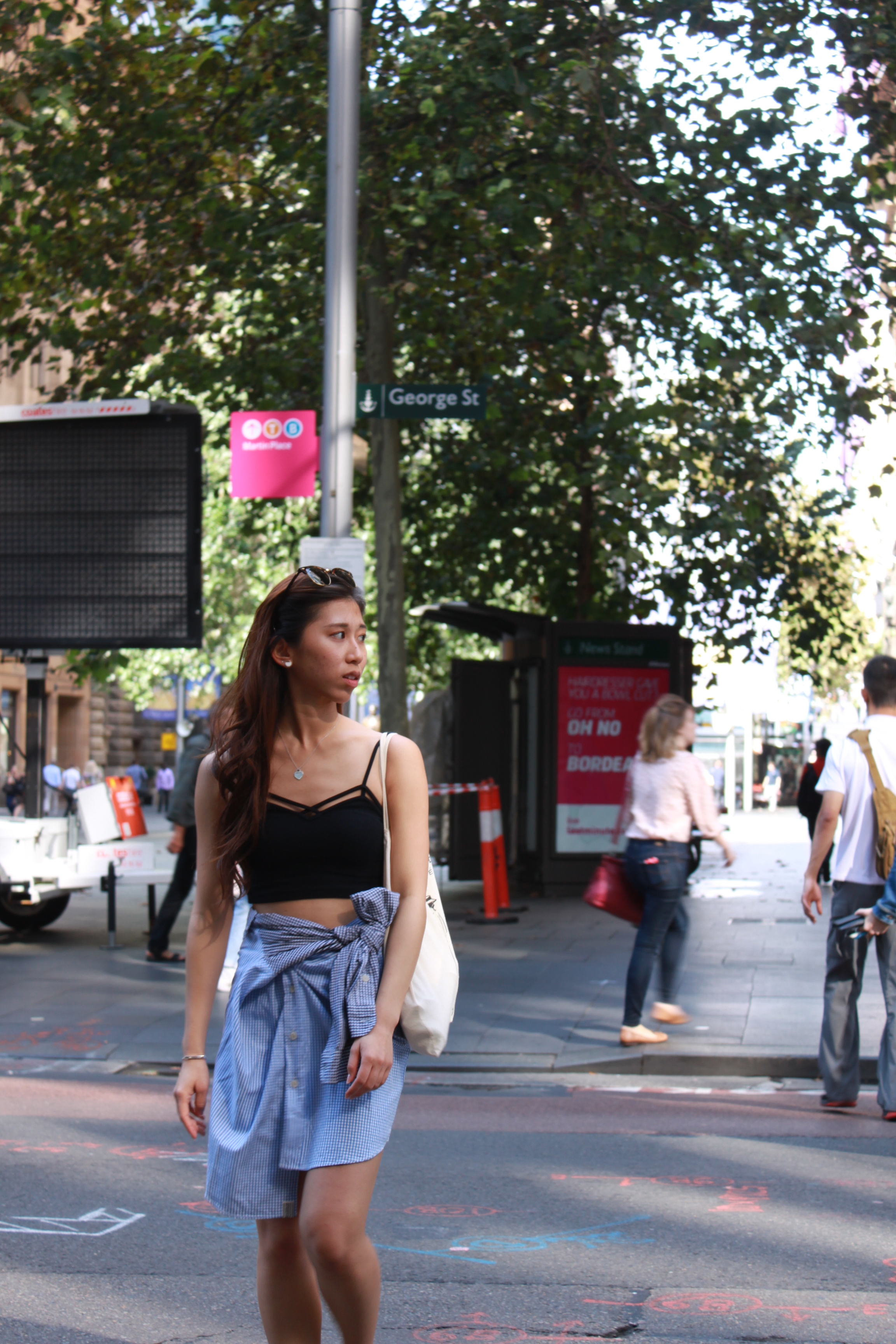 Brandy Melville crop top / Ad-lib checkered shirt / Nike Flyknit Oreo 2.0
