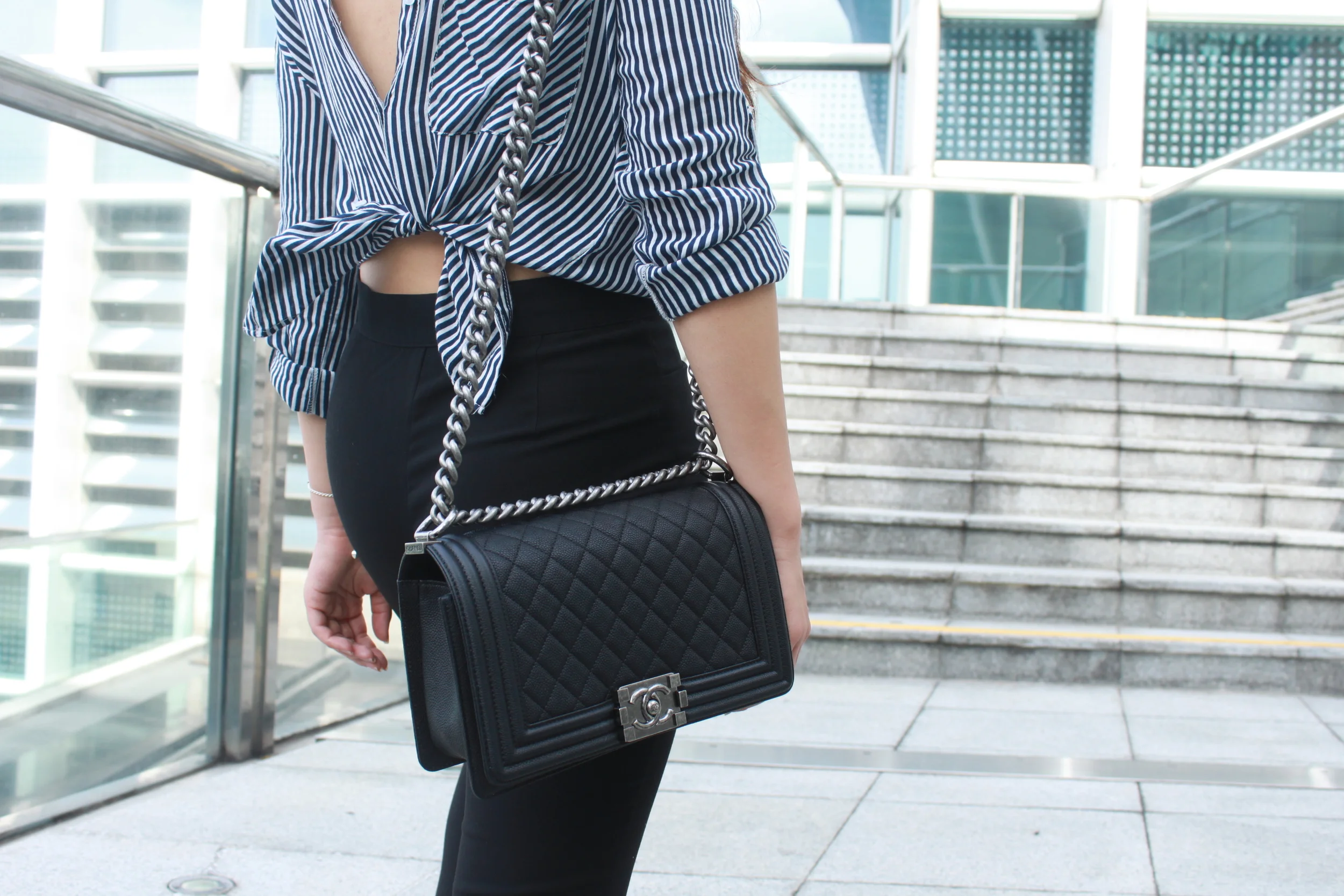 Zara striped shirt / Mois black skinny flared pants / Venilla Suite black vintage heels / Chanel le Boy Chanel 25 Caviar