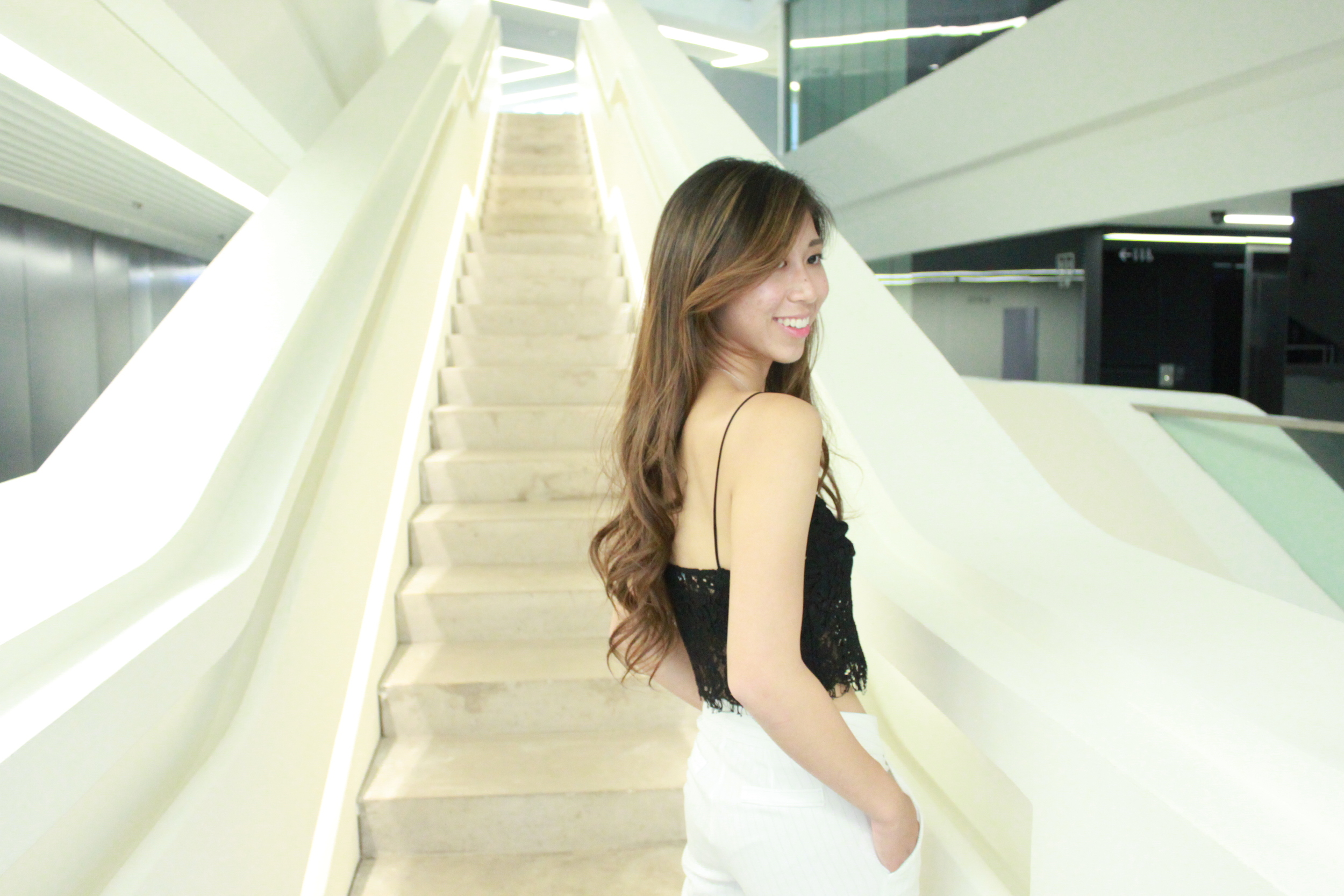 Zara lace bralette / Korea white cropped pants / Initial white blazer / Kurt Geiger cut-out pumps