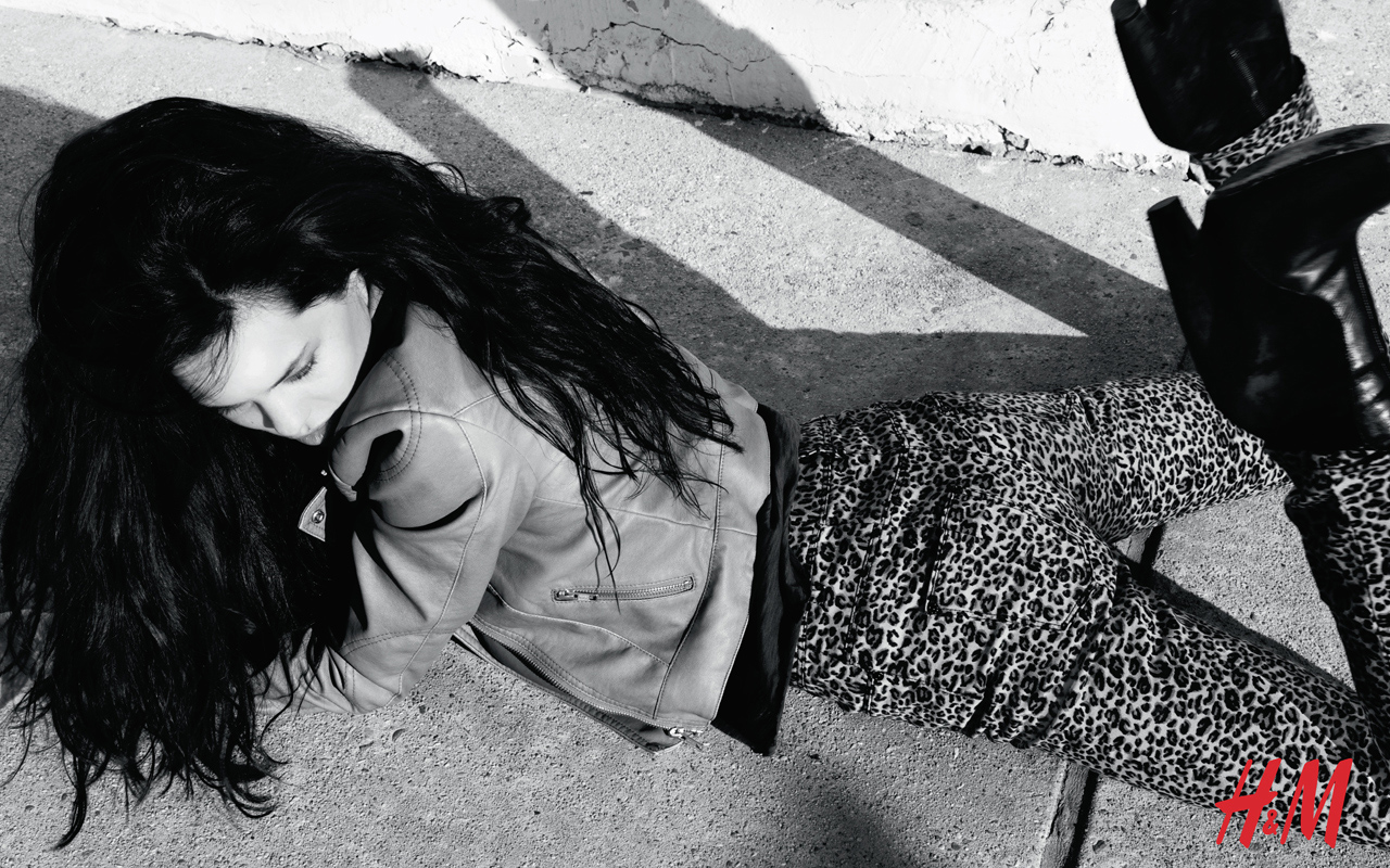 H&M_5019_Divided_Spread-2.jpg