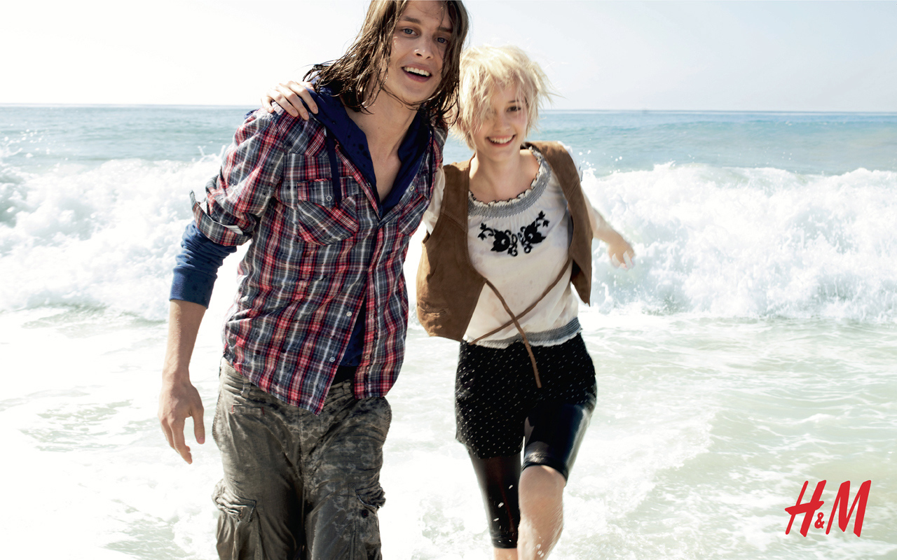 H&M_5019_Divided_Spread-9.jpg