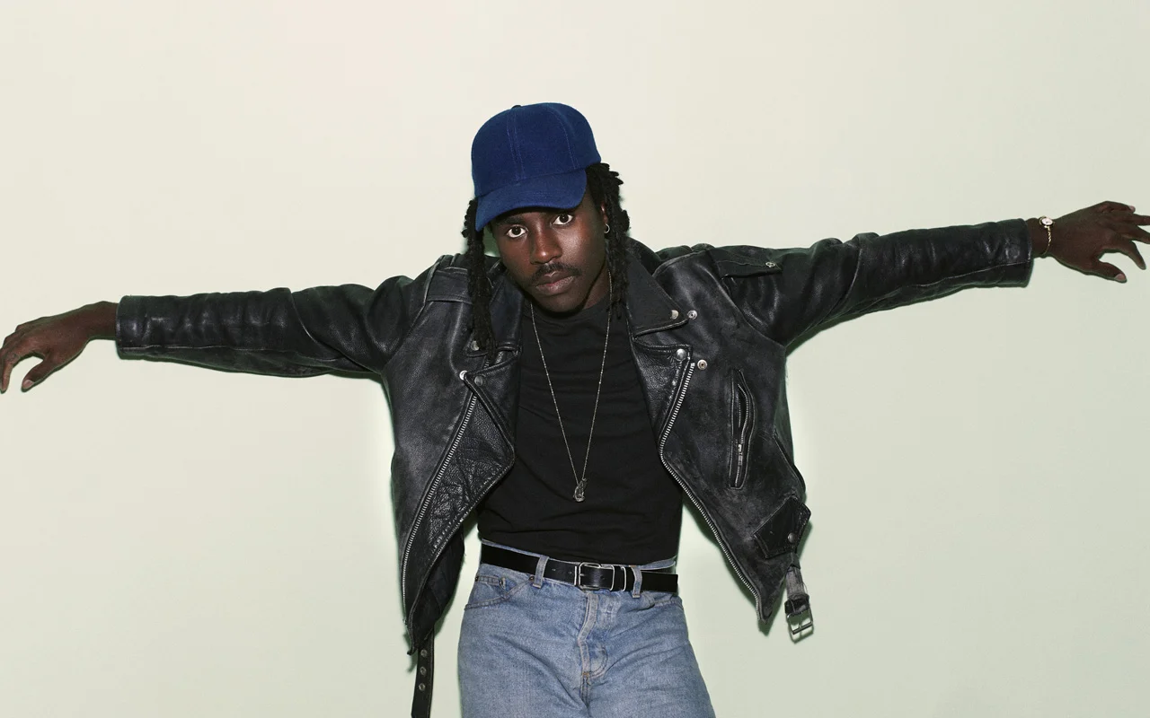 copy_0_140210_gq_devhynes_shot_05_044.jpg