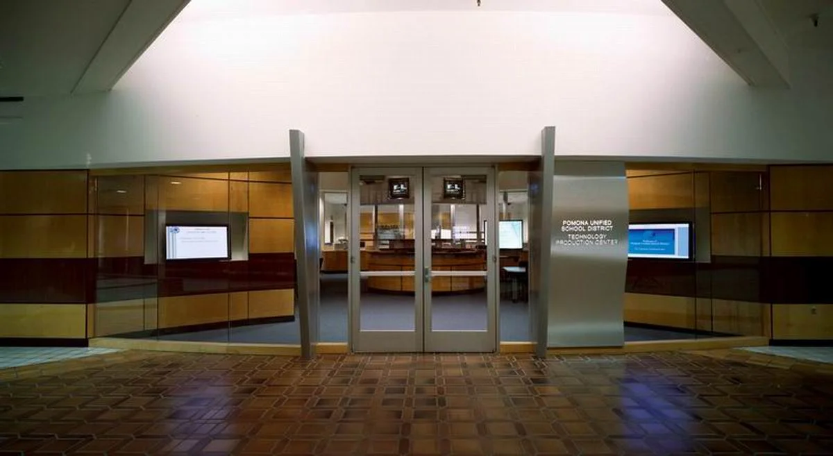 Resize of Entrance_01.jpg