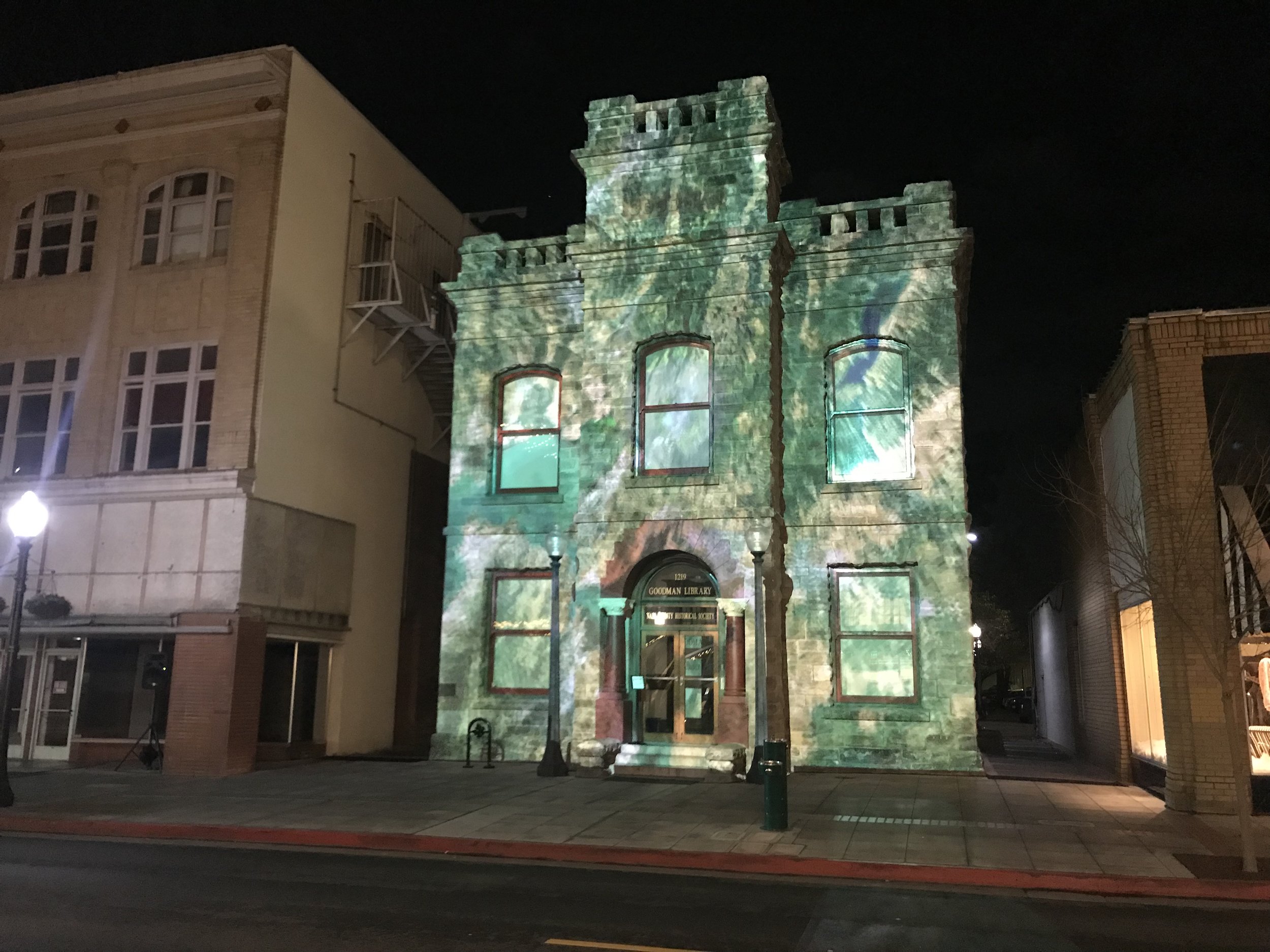  Ross Ashton and Karen Monoid’s light projection,  Horizon  