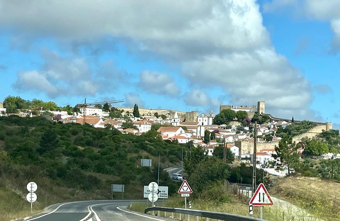 Portugal was not all about work. A day trip to a medieval town of Obidos: gorgeous views, vibrant colours, friendly locals. All in all a day well spent. #olgaluinteriors #holidayinspiration #travelinportugal #silvercoast #portugal