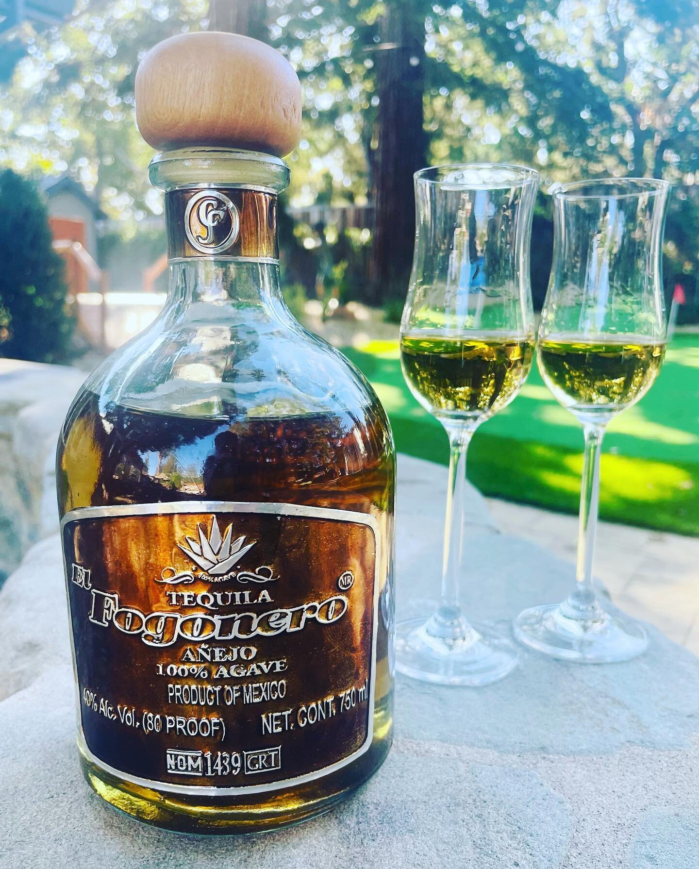The perfect tequila to share with a friend 😍 Available at Raley&rsquo;s 🥂#anejo #oakandagave #raleys #thebesttequila #sipdontshoot