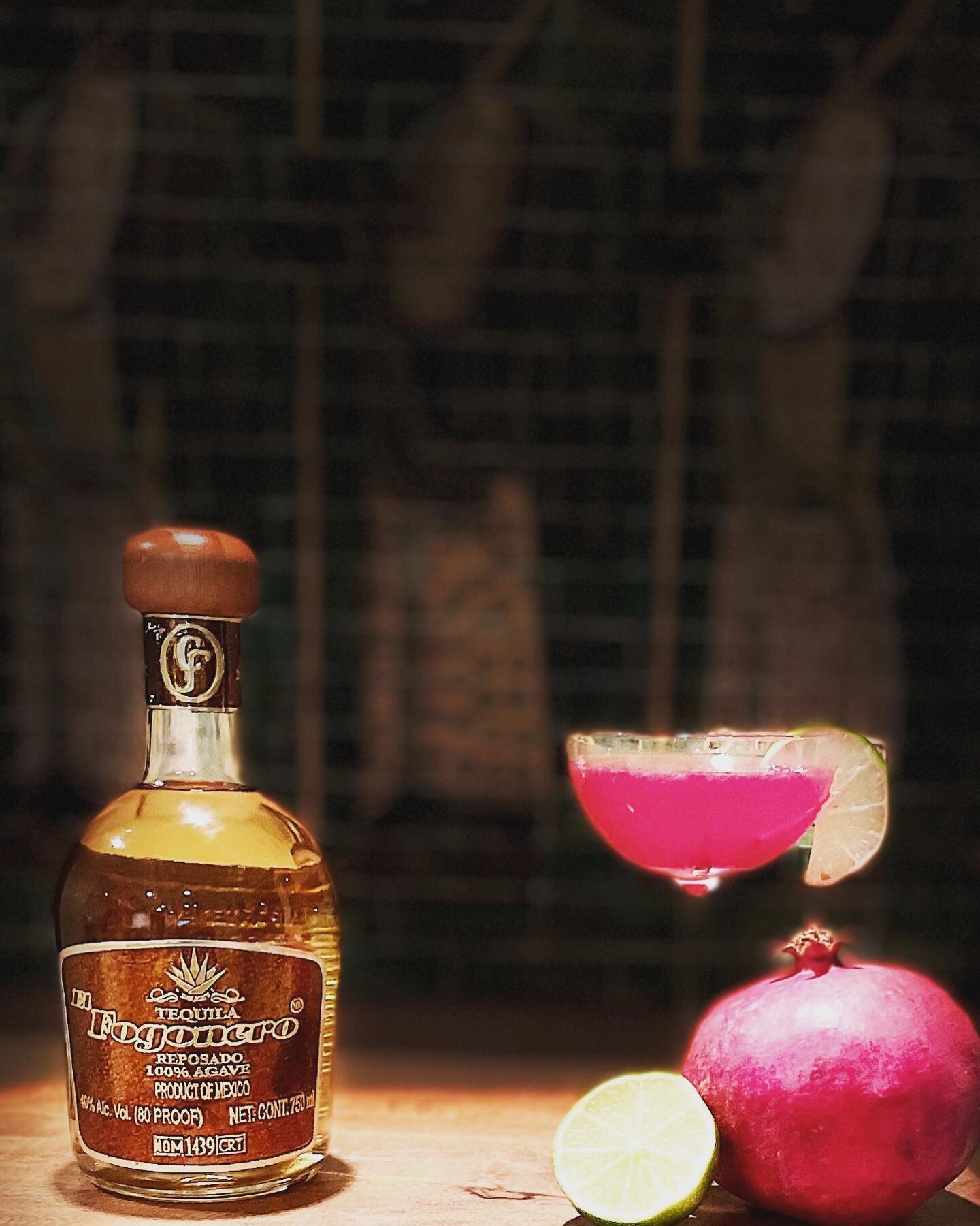 El Fogonero pomegranate margarita 🥤
1 part = 1 shot glass 

2 parts El Fogonero reposado tequila 
1/2 part Cointreau or Grand Marnier 
1/5 part agave nectar 
1 fresh squeezed juicy lime 
1/4 part pomegranate juice 
Mix items with ice and shake in co