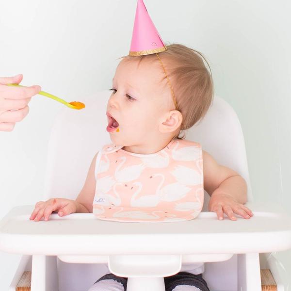 Charlie_Bib_Swans_TSE_High_Chair_01_735a114c-5872-4690-8ae7-43bf6ebeeb75_600x600.jpg