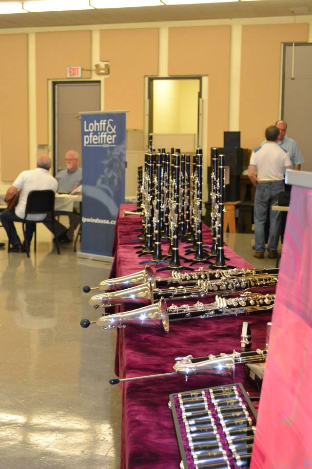 Lohff & pfeiffer show the students new clarinets, mouthpieces, and other equipment!