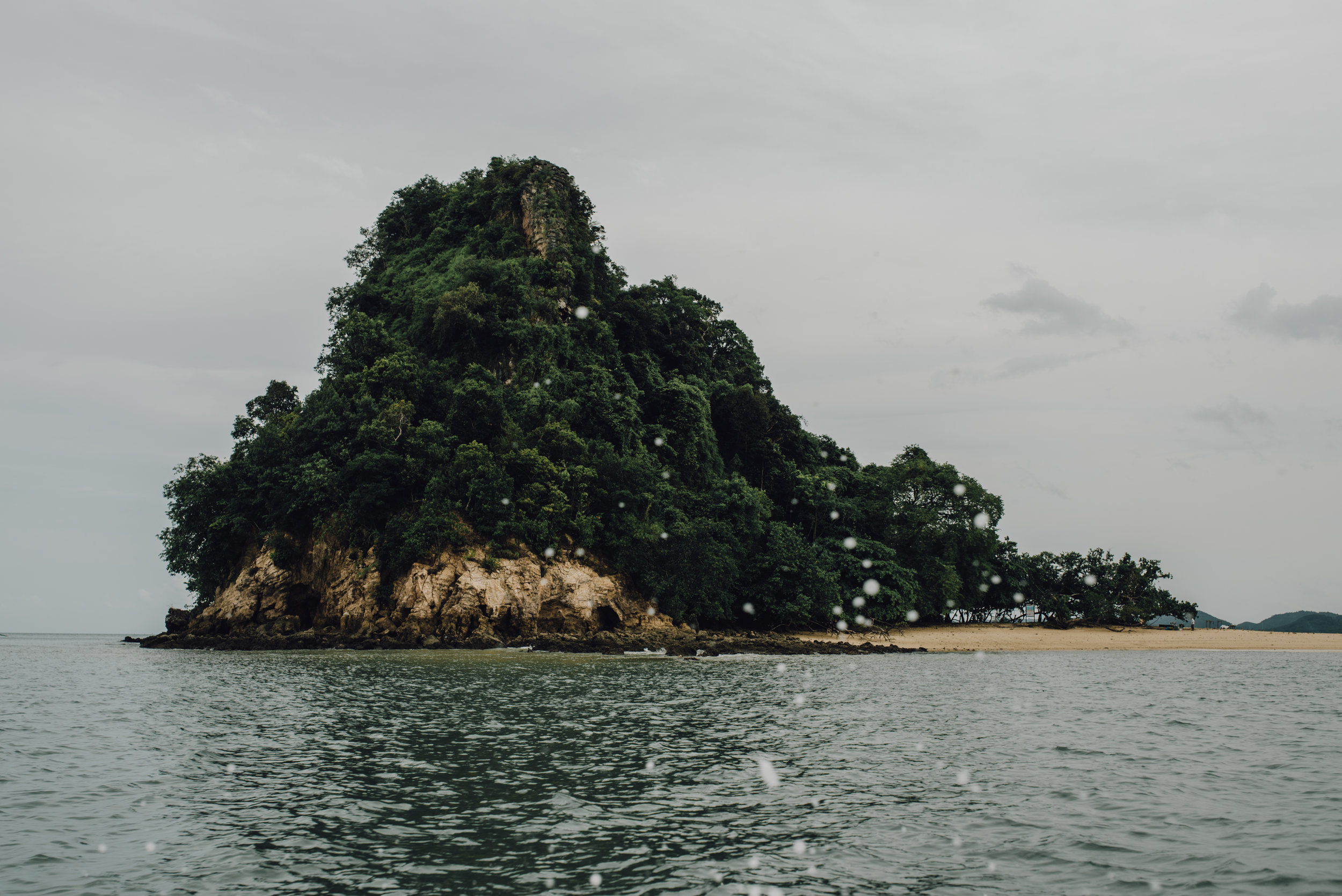 Main and Simple Photography_2017_Elopement_Thailand_J+H-784.jpg