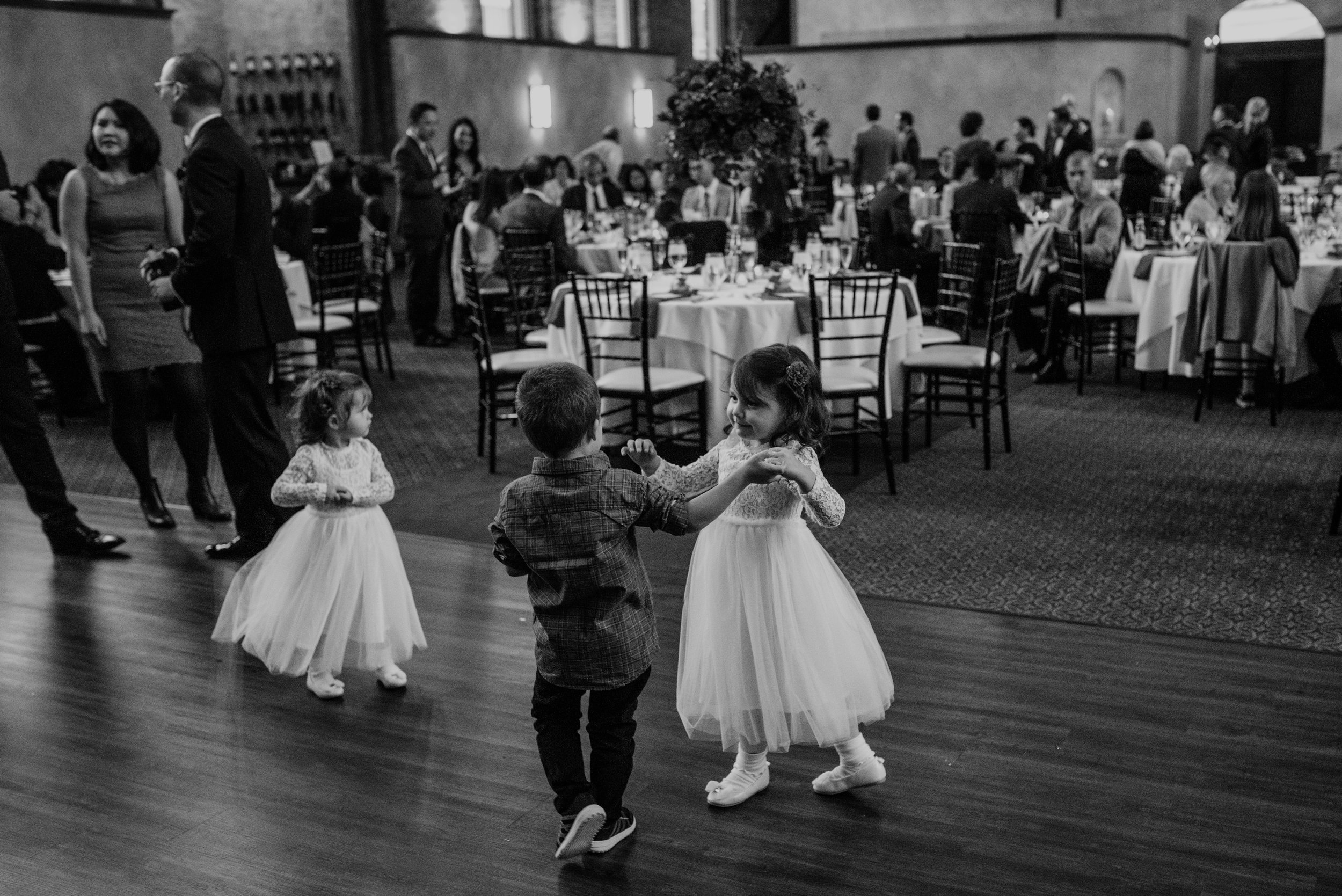 Main and Simple Photography_2017_Weddings_Cincinnati_S+B-935.jpg