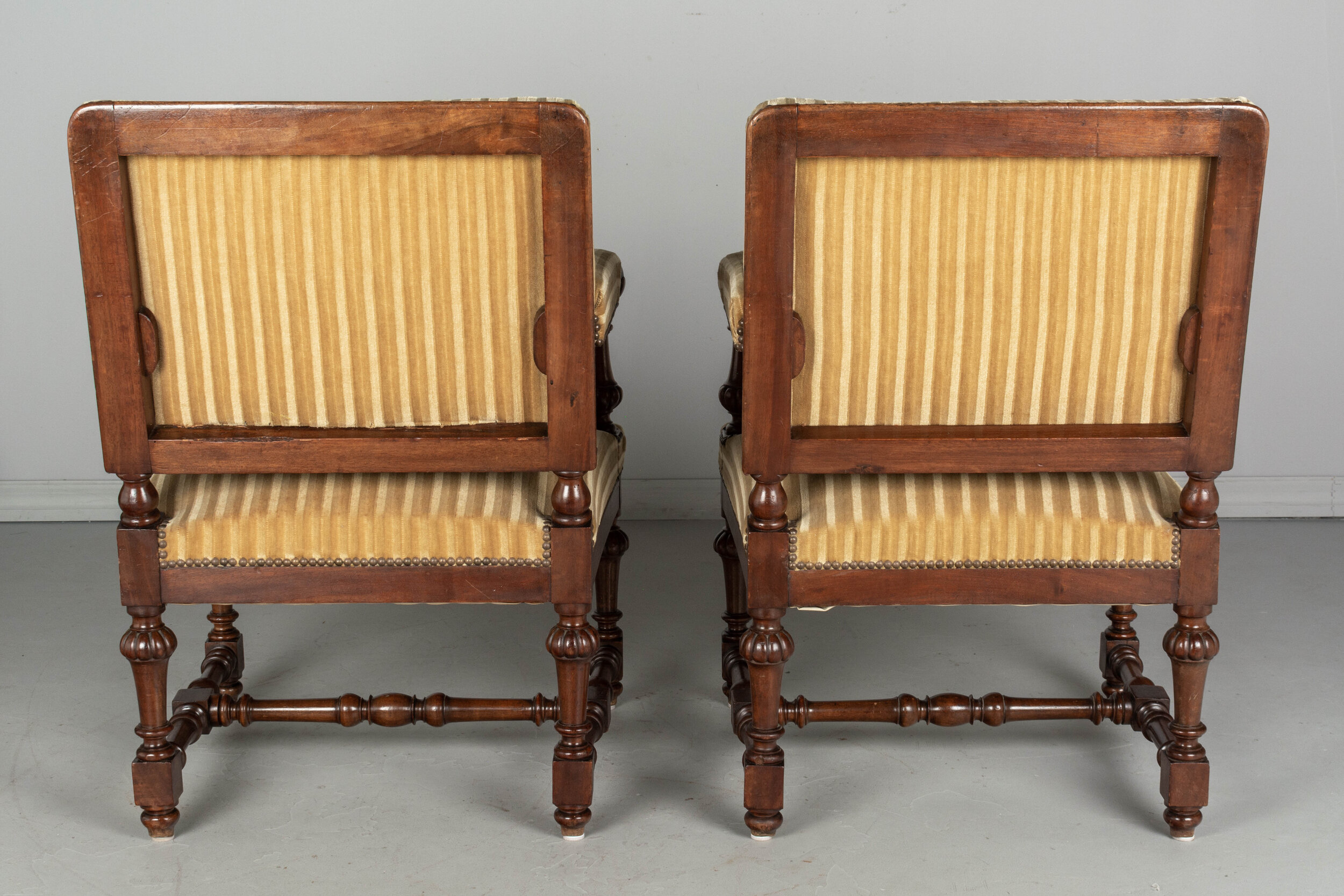 Pair of Louis XIV style chairs - Maison Felice