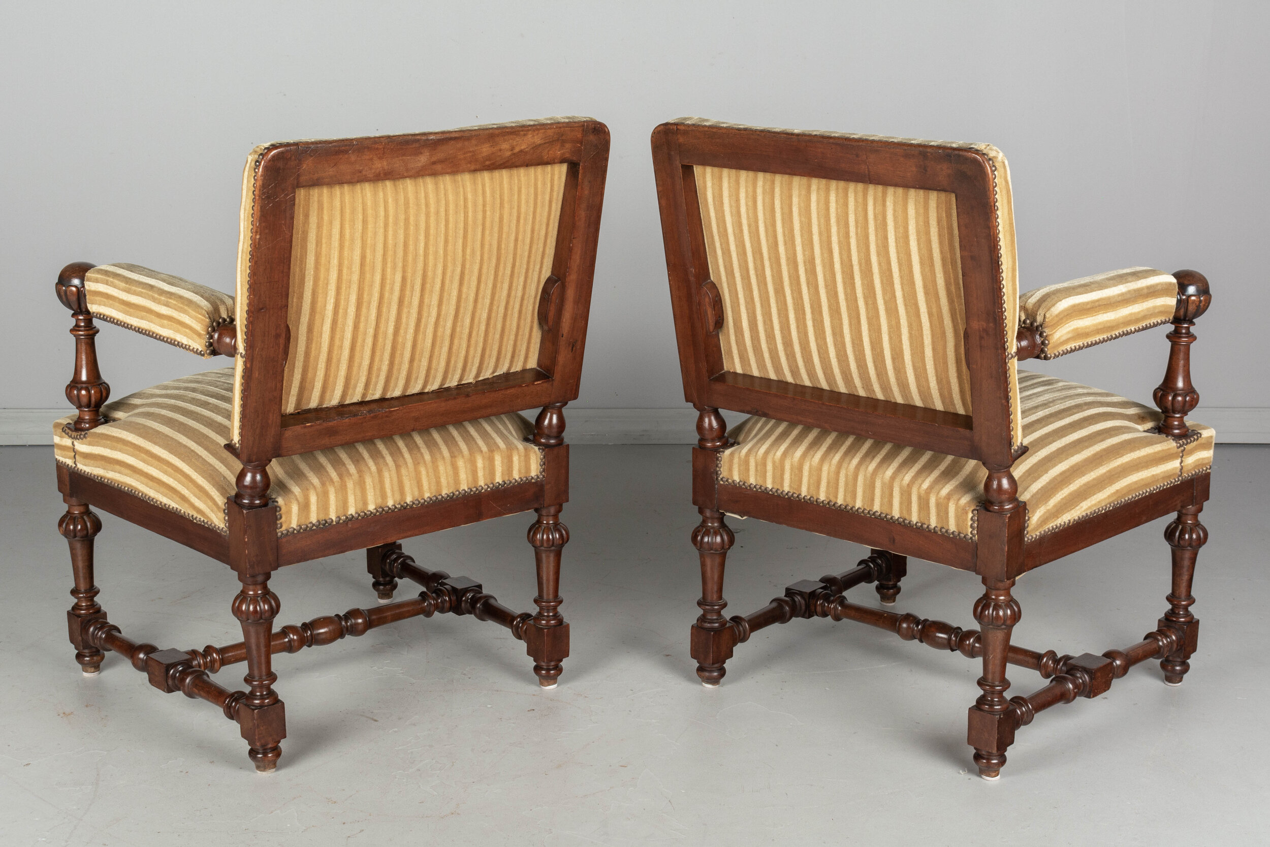 Pair of French, Louis XIV style fauteuils a la Reine