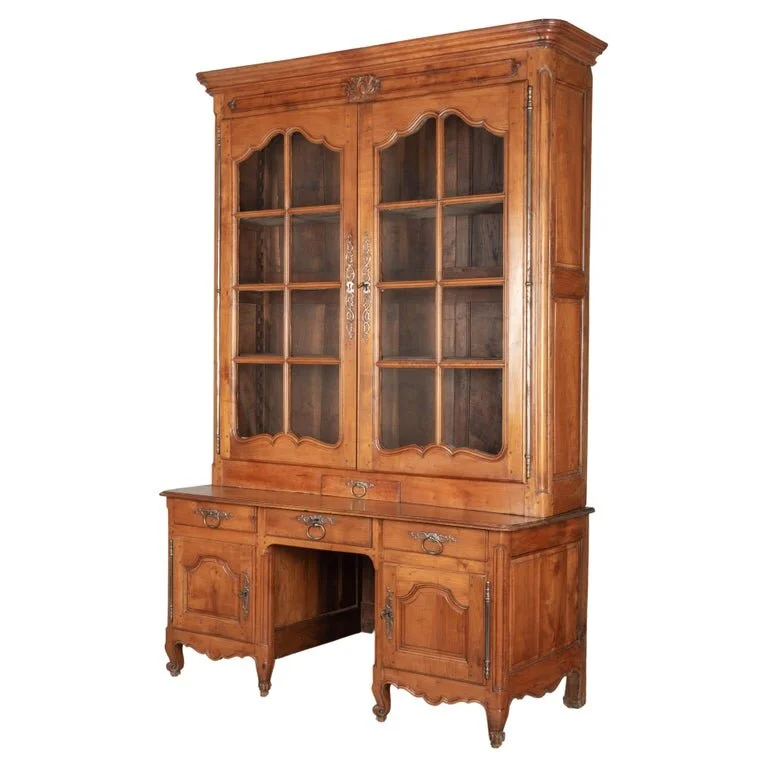 18th Century French Louis XV Grand Scale Bibliothèque or Display Cabinet