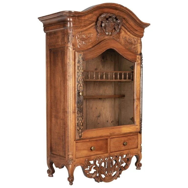 18th Provencal Vitrine or Verrio
#frenchantiques #countryfrenchantiques #provencalstylefurnitures #antiquesforsale #frenchcountrydecor #winterparkflorida