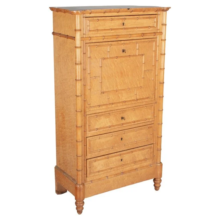 French Faux Bamboo Desk
#frenchantiques
#fauxbamboofurniture
#countryfrenchdecor
#antiquesforsale
#frenchcountryantiques