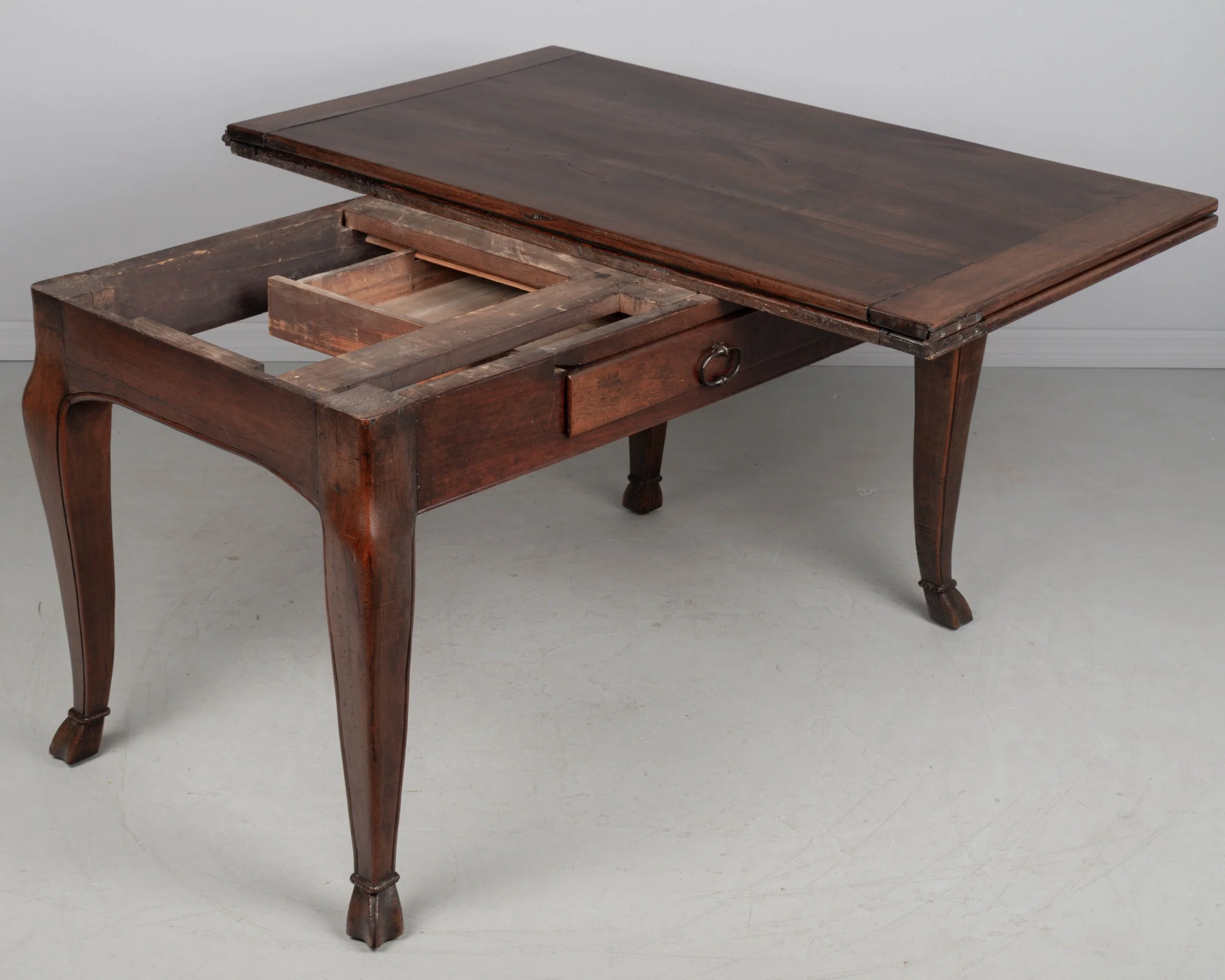 19th Century Italian Portefeuille  or fip top Walnut Dining Table
