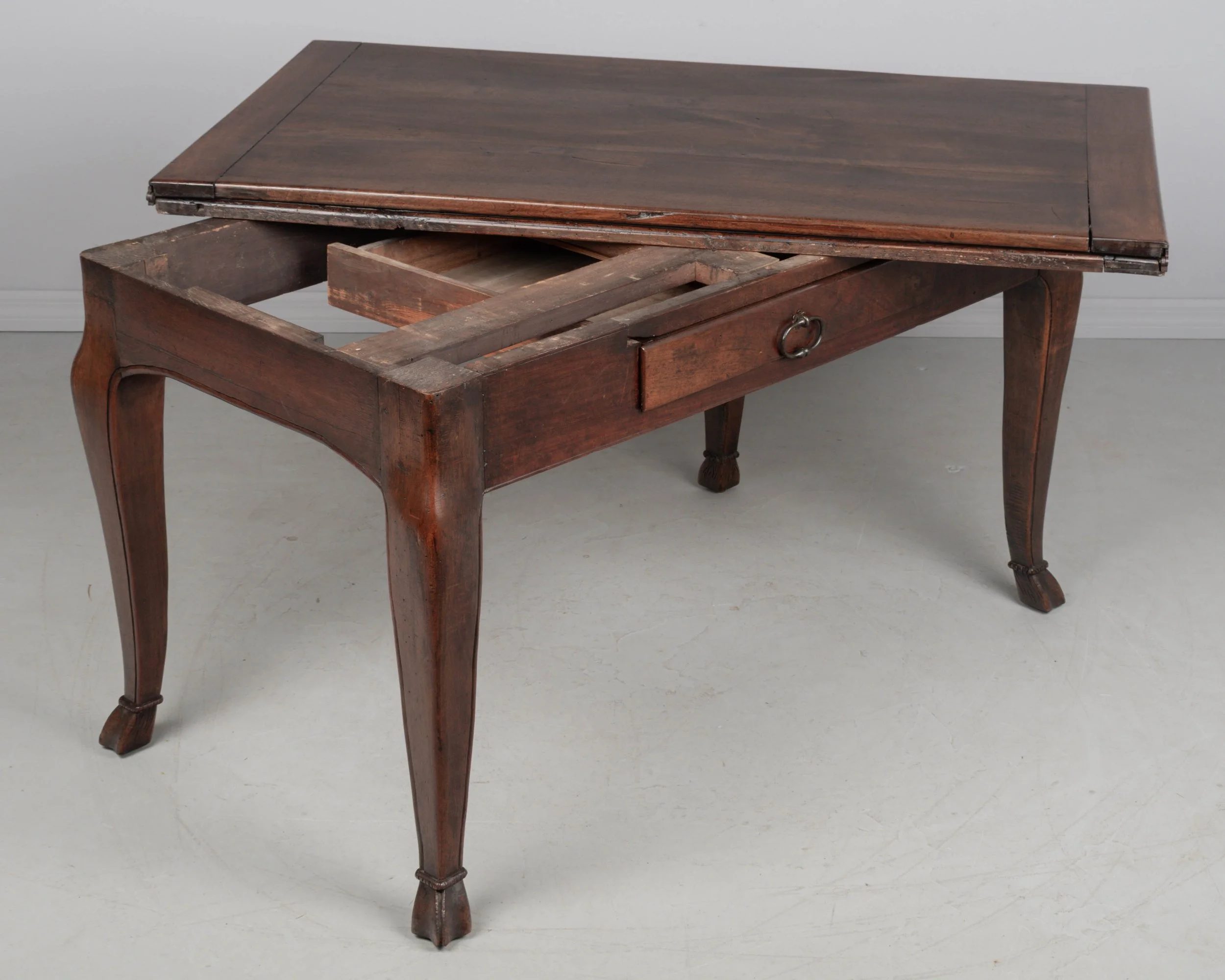 19th Century Italian Portefeuille  or fip top Walnut Dining Table