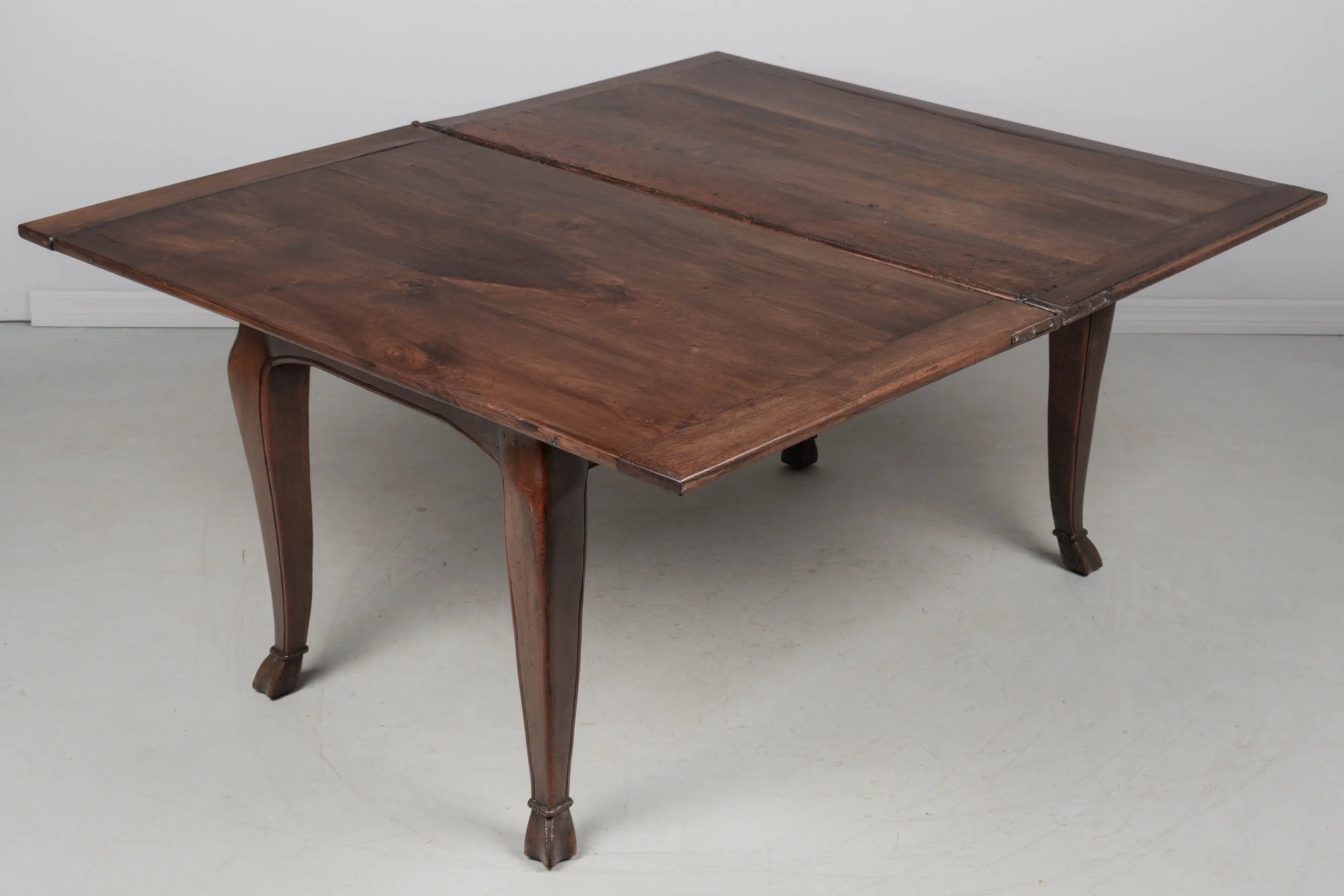 19th Century Italian Portefeuille  or fip top Walnut Dining Table