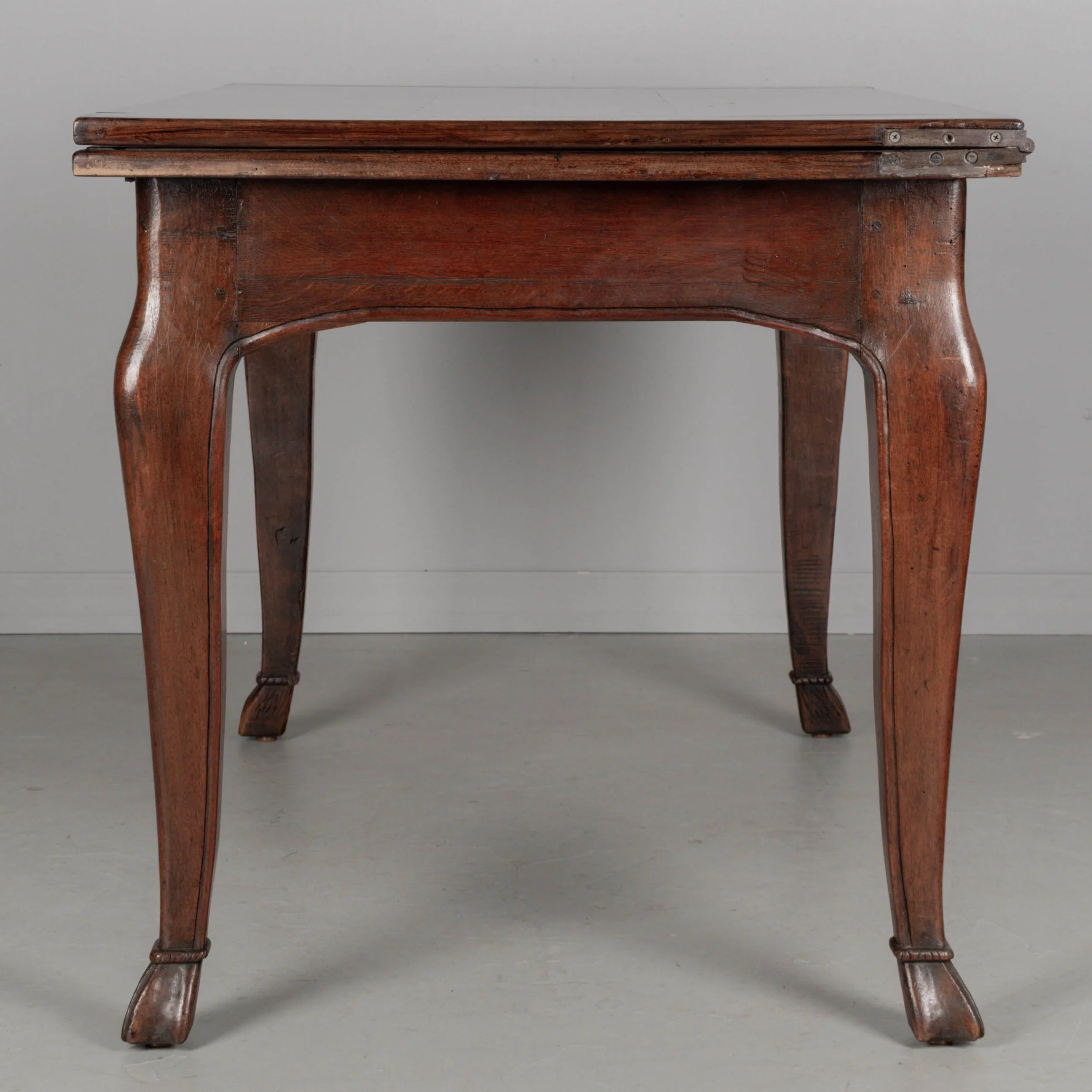 19th Century Italian Portefeuille  or fip top Walnut Dining Table