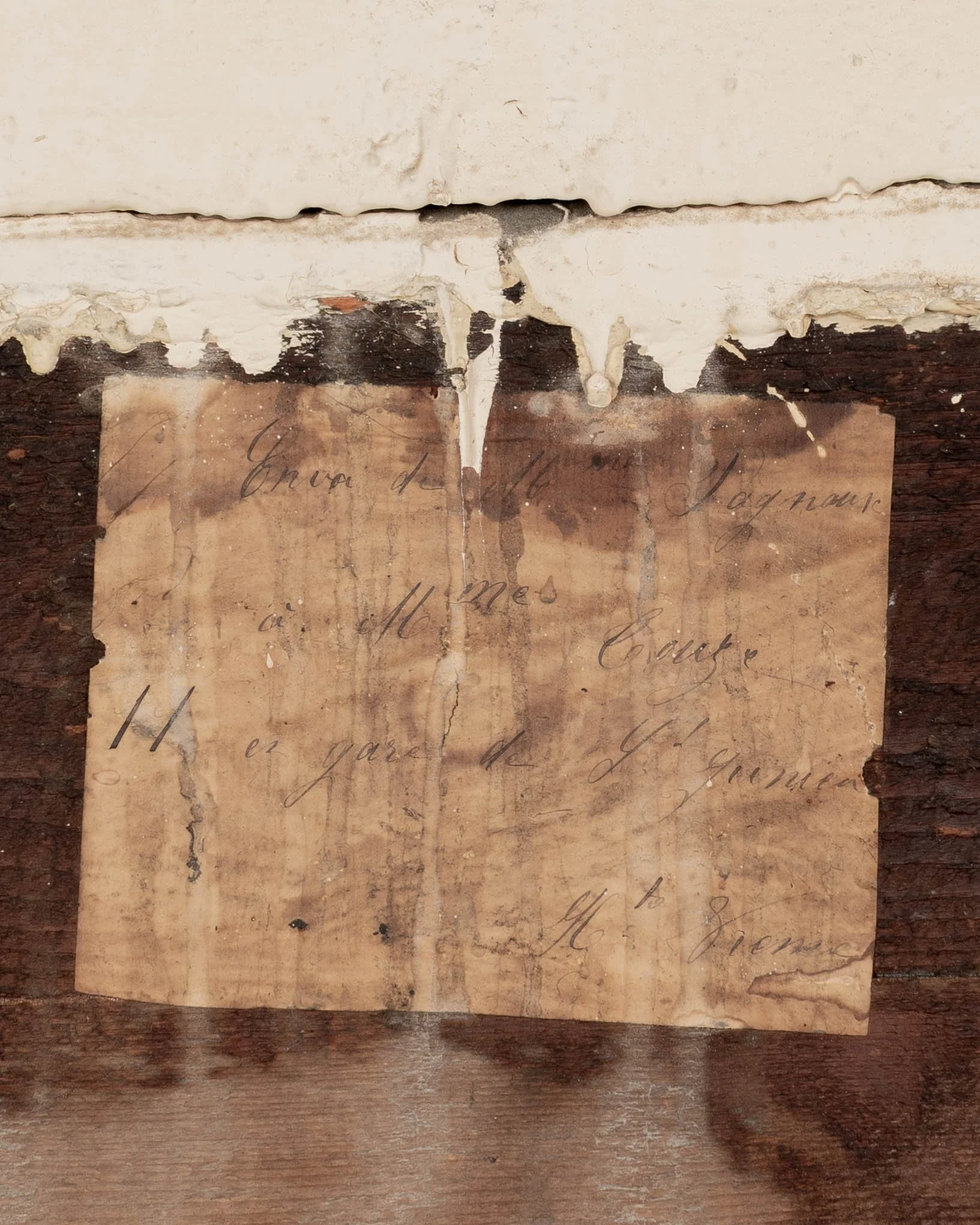 A 19th century French Louis Philippe style gilded mirror with curved top corners, incised ribbed decoration and inner bead border.