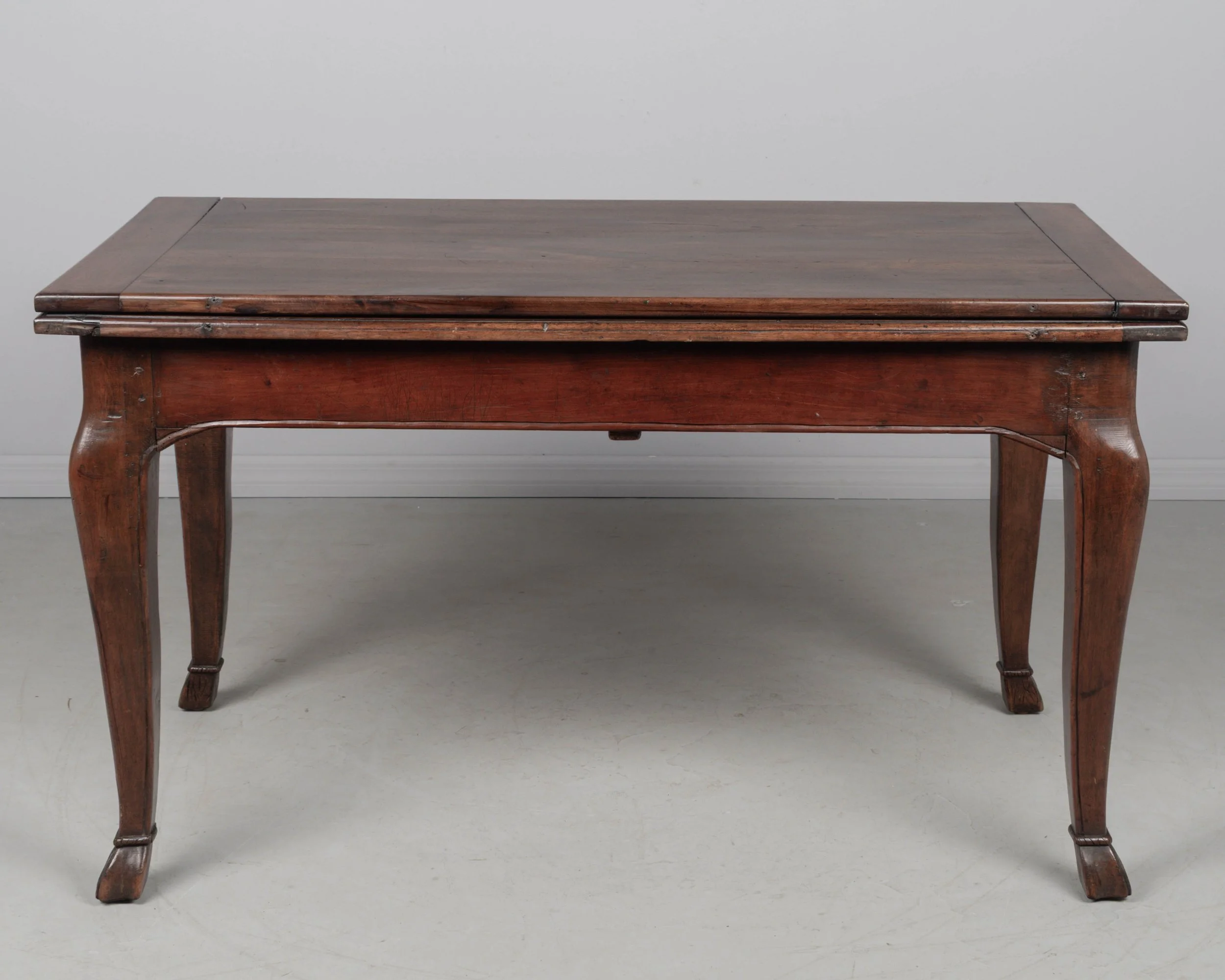 19th Century Italian Portefeuille  or fip top Walnut Dining Table