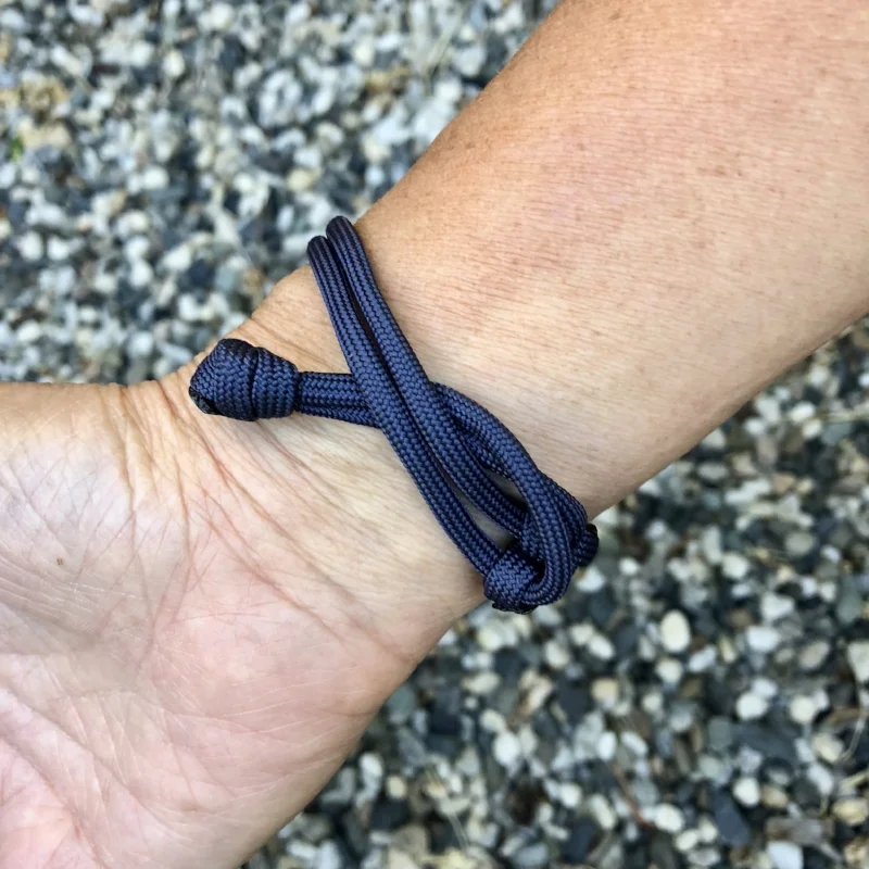 Good Vibes Beach Bracelet Blue closure - Amling Designs