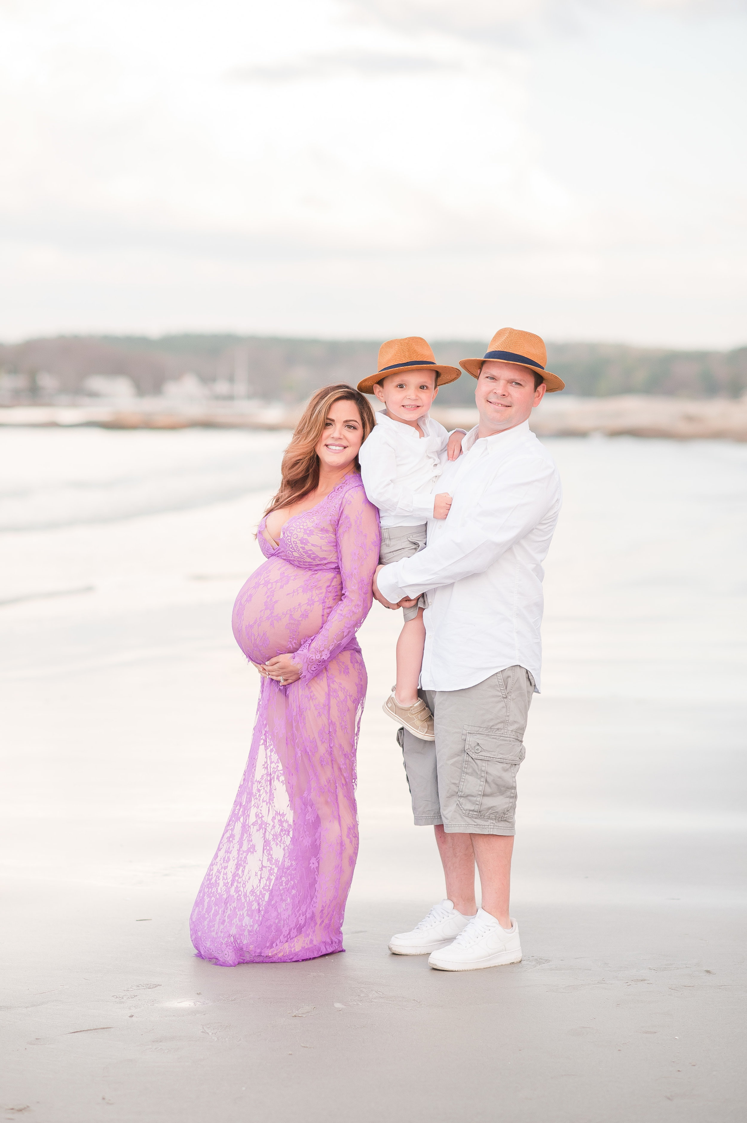 Jenna and Rob Wingaersheek beach maternity-6.jpg