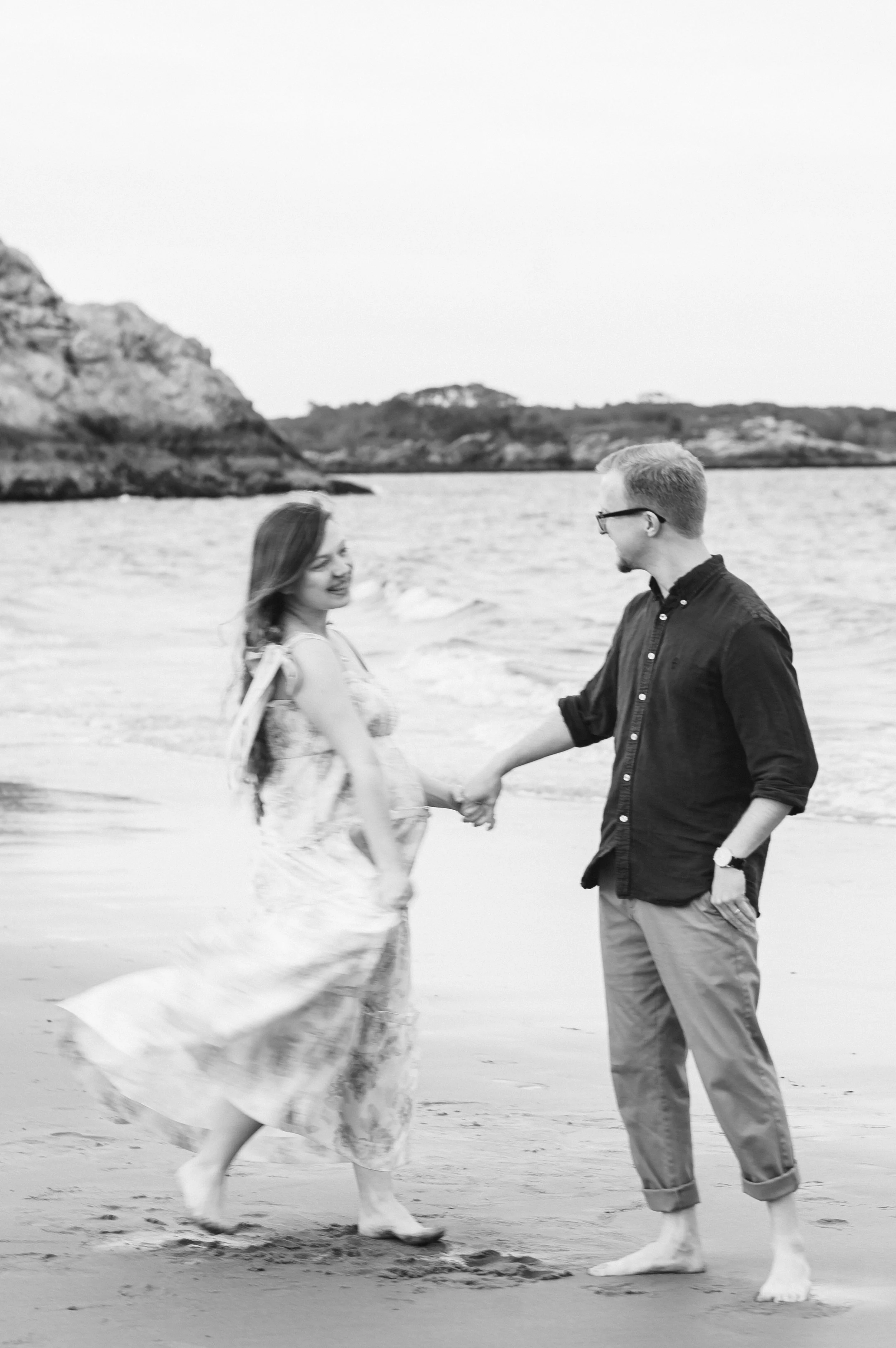 Tyler and Rebecca maternity 2025 BW-80.jpg