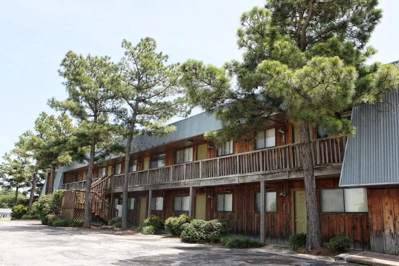 Pinewood Apartments Midtown Tulsa