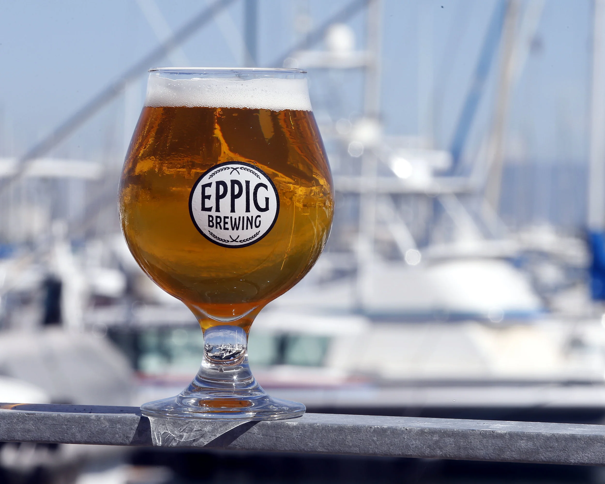HARBOR CRUISE IPA ABV 6.3% Ripe tropical fruit up front blended with green melon and exotic lime notes prevail. Laid back, easy drinking, like a leisurely cruise around the harbor.