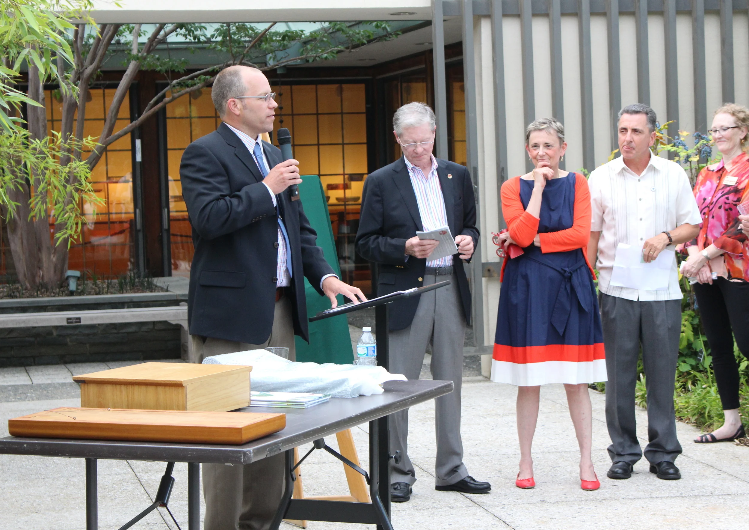 Dr. Richard Olsen, new Director of the U.S. National Arboretum, gives opening remarks.