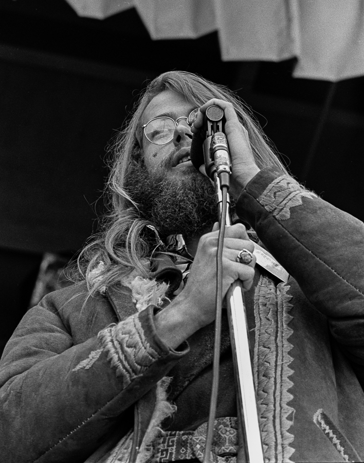 Chet Helms , founder and major domo of the Family Dog concert hall in Francisco, introducing a band at Monterey Pops