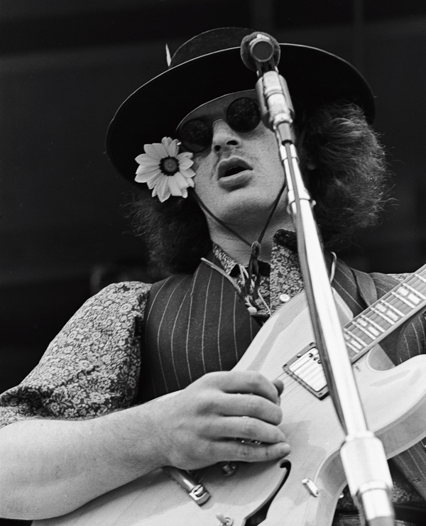 David Bennet Cohen of Country Joe and the Fish, at the Monterey Pops Festival, 1967