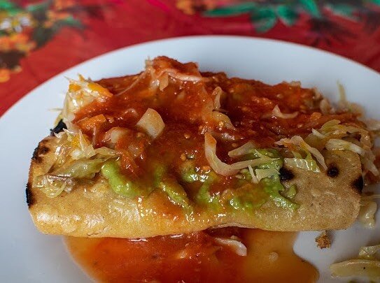 T A C O S with a mashed potato filling. You will never have a taco this good. Add some pickled cabbage, guacamole and tomato sauce and it&rsquo;s👌 &bull;

#tasteantigua #guatemalanfood #foodblogger #streetfood #foodblog #foodie #food #foodstagram #f