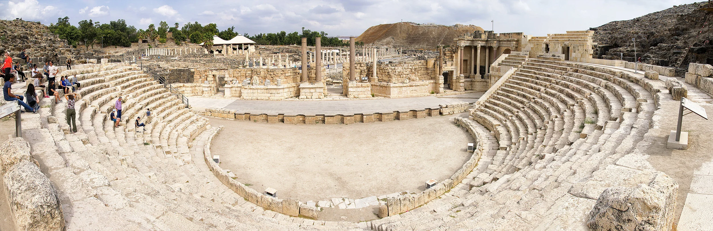 7000 seat amphitheater at Beit Shaen