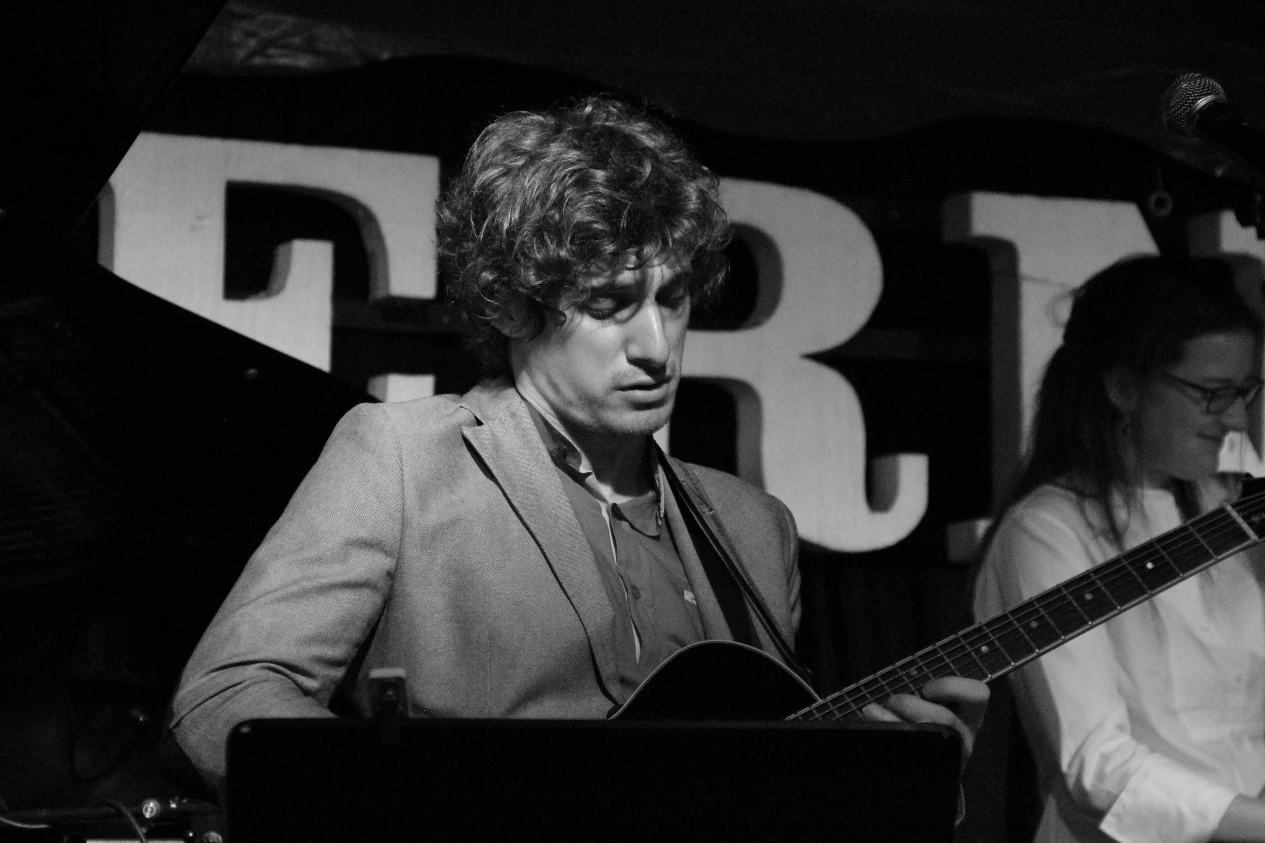 Taulant Mehmeti, ein Jazzmeister der Improvisation