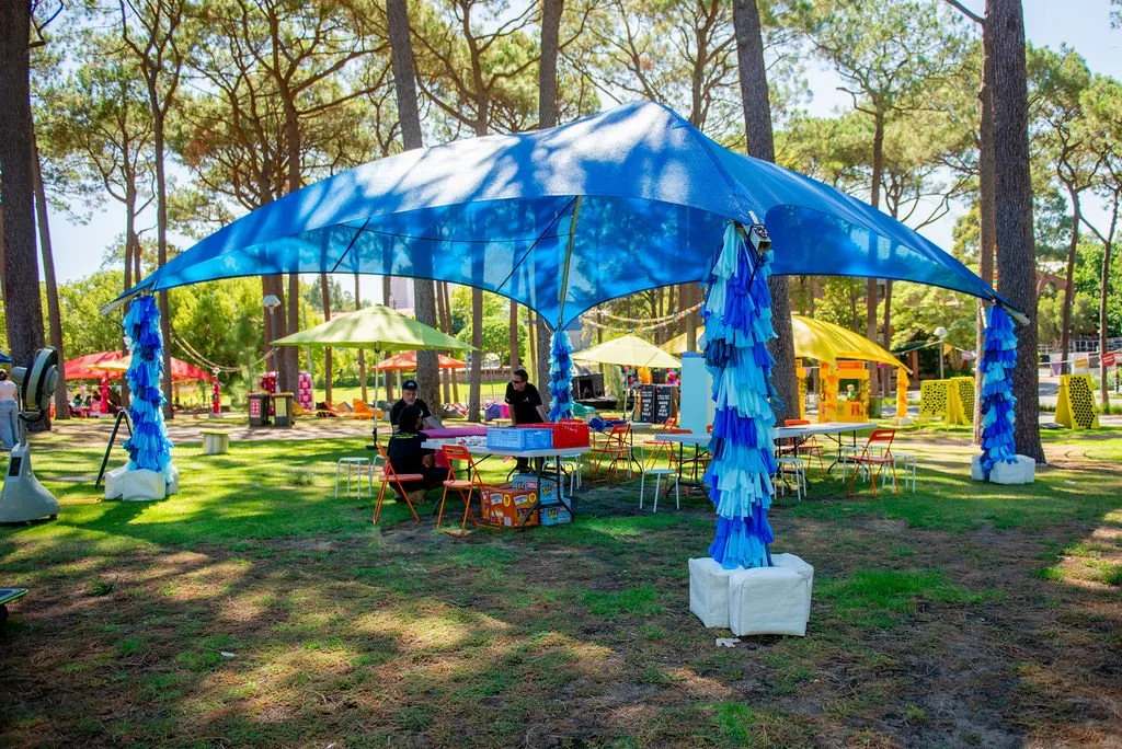 Custom colour shade dome legs
Photo by Relive Imaging