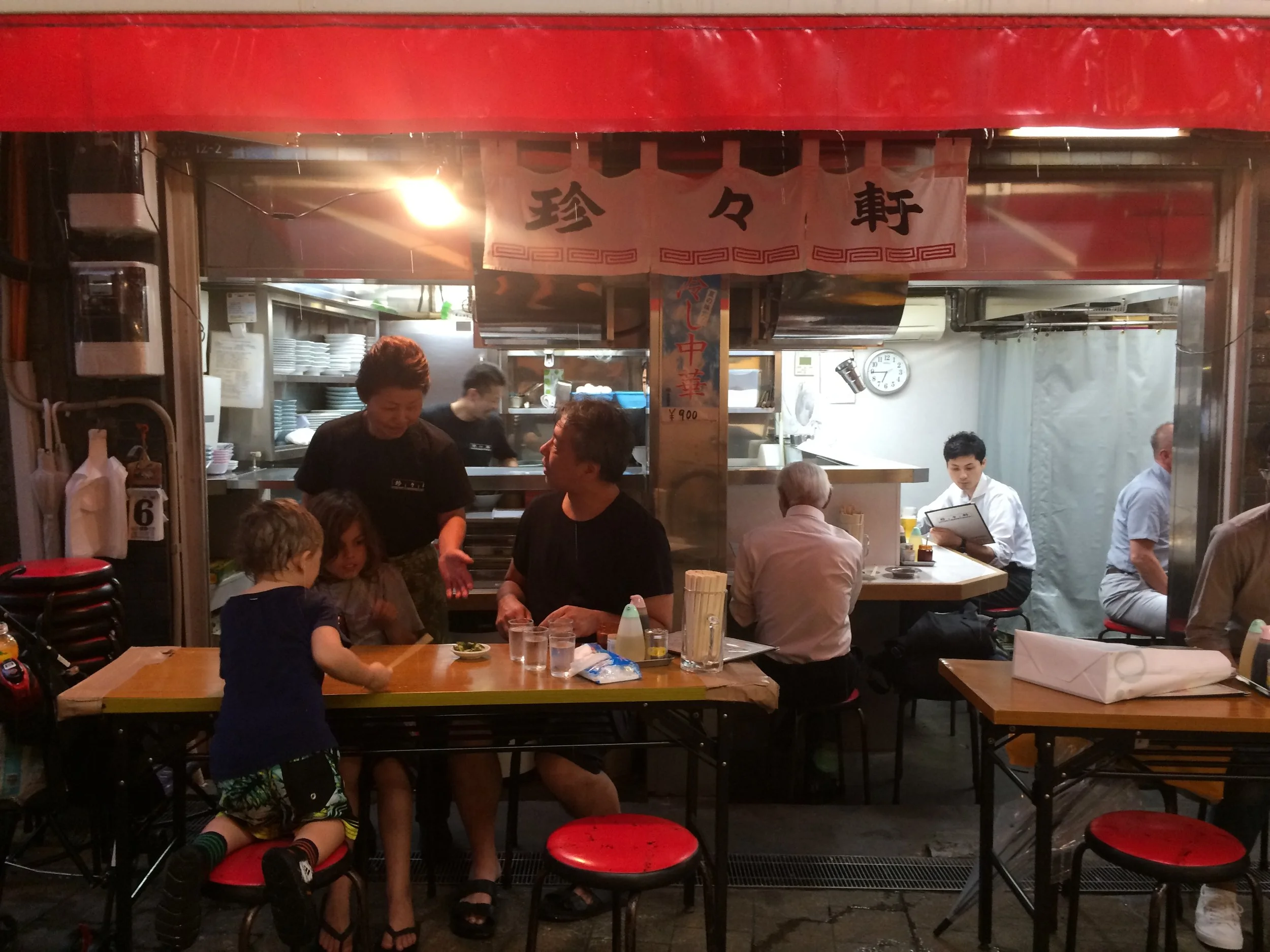 I ate a lot of dumplings, called gyoza. It was so good. This is one of the best dumpling restaurants in Tokyo. Hugo got wet from the rain.