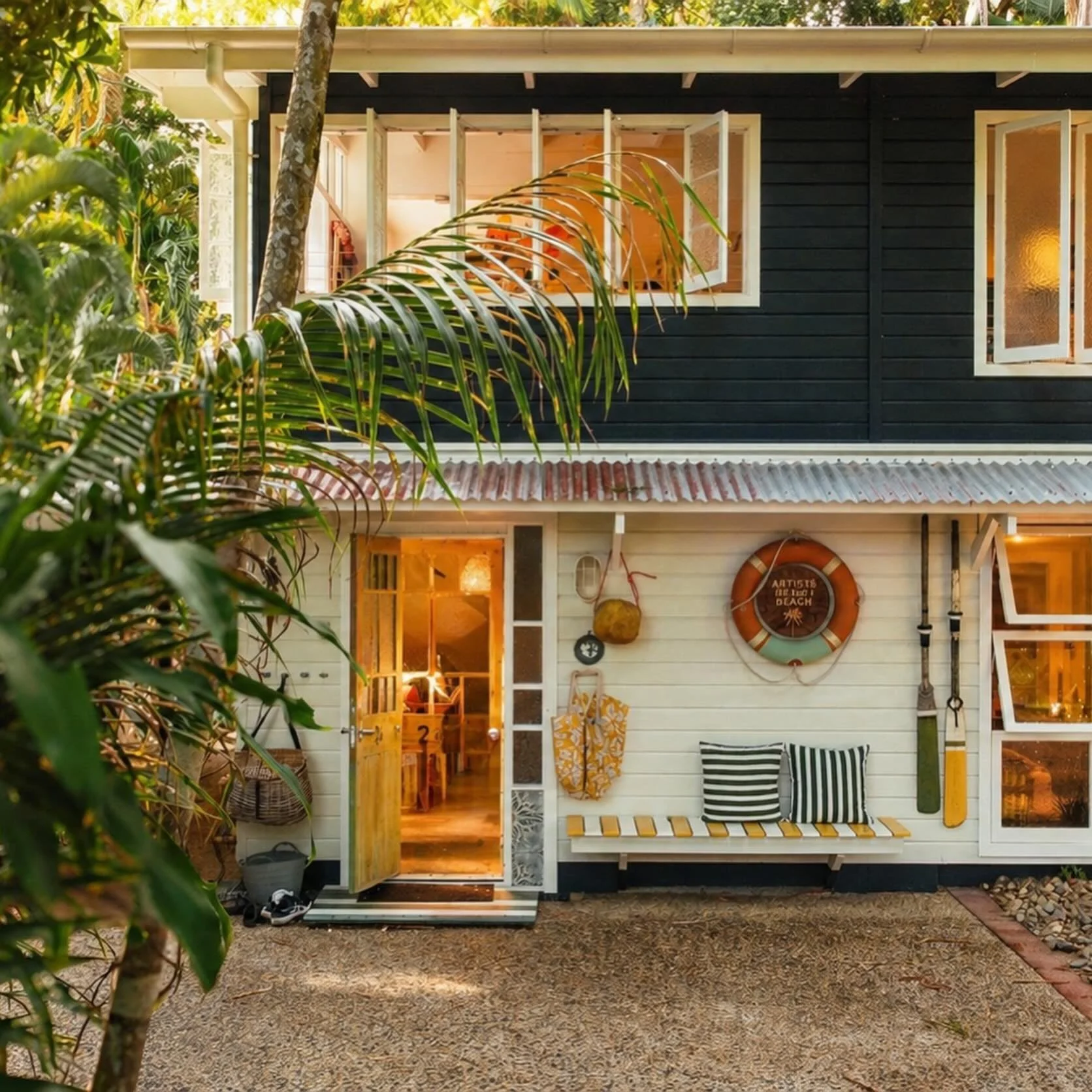 The Artists&rsquo; Beach House: need a winter escape? Spend day dream days wandering to Four Mile Beach, drifting between the pool, the garden and the hammock. We have the 9th to the 14th of August available