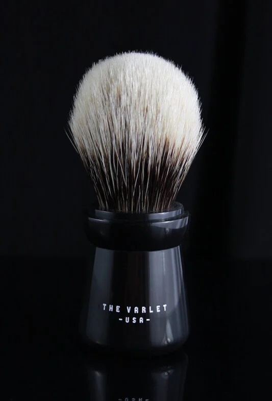   Cauldron in Carbon with a high polish finish and gloss white engraving. (Bulb knot not currently available.)  