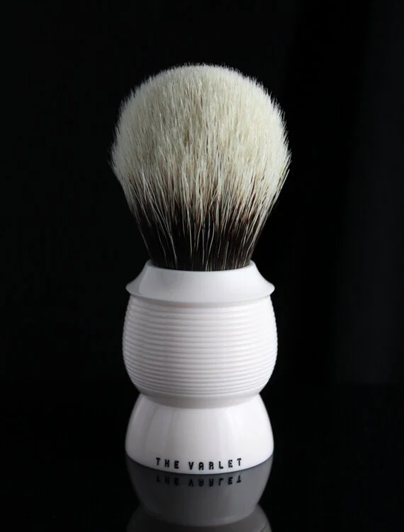   Beehive in Sagarmatha (ivory) with a high polish finish and gloss black engraving. (Bulb knot not currently available.)  