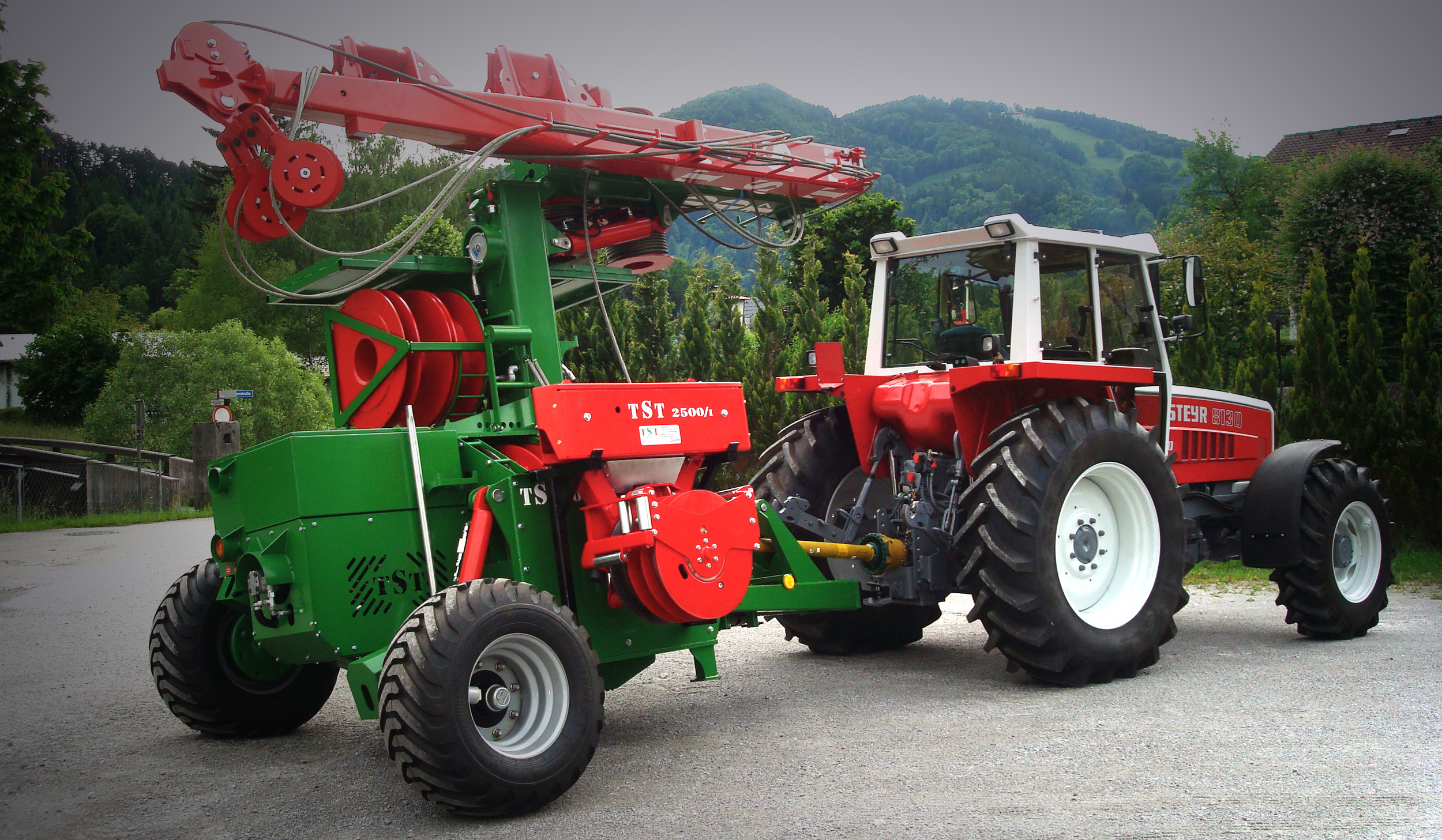 TST 400 geländegängig durch verstellbare Deichsel und Achsschenkel - TST 400 all terrain capable with height-adjustable drawbar