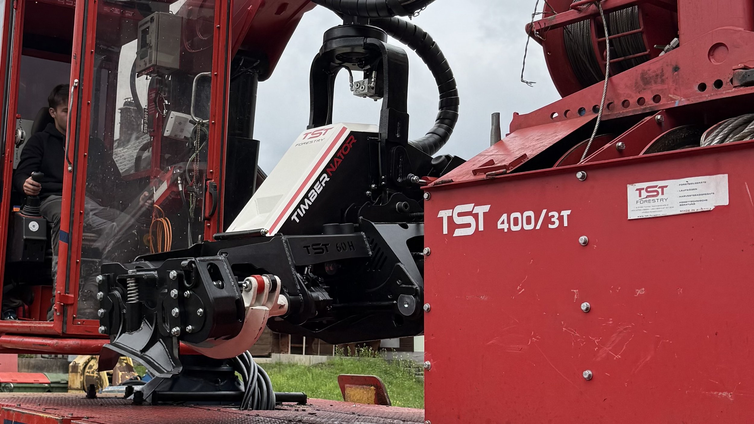 Timbernator auf Gebirgsharvester TST 400