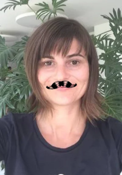 laurie moshi.jpg